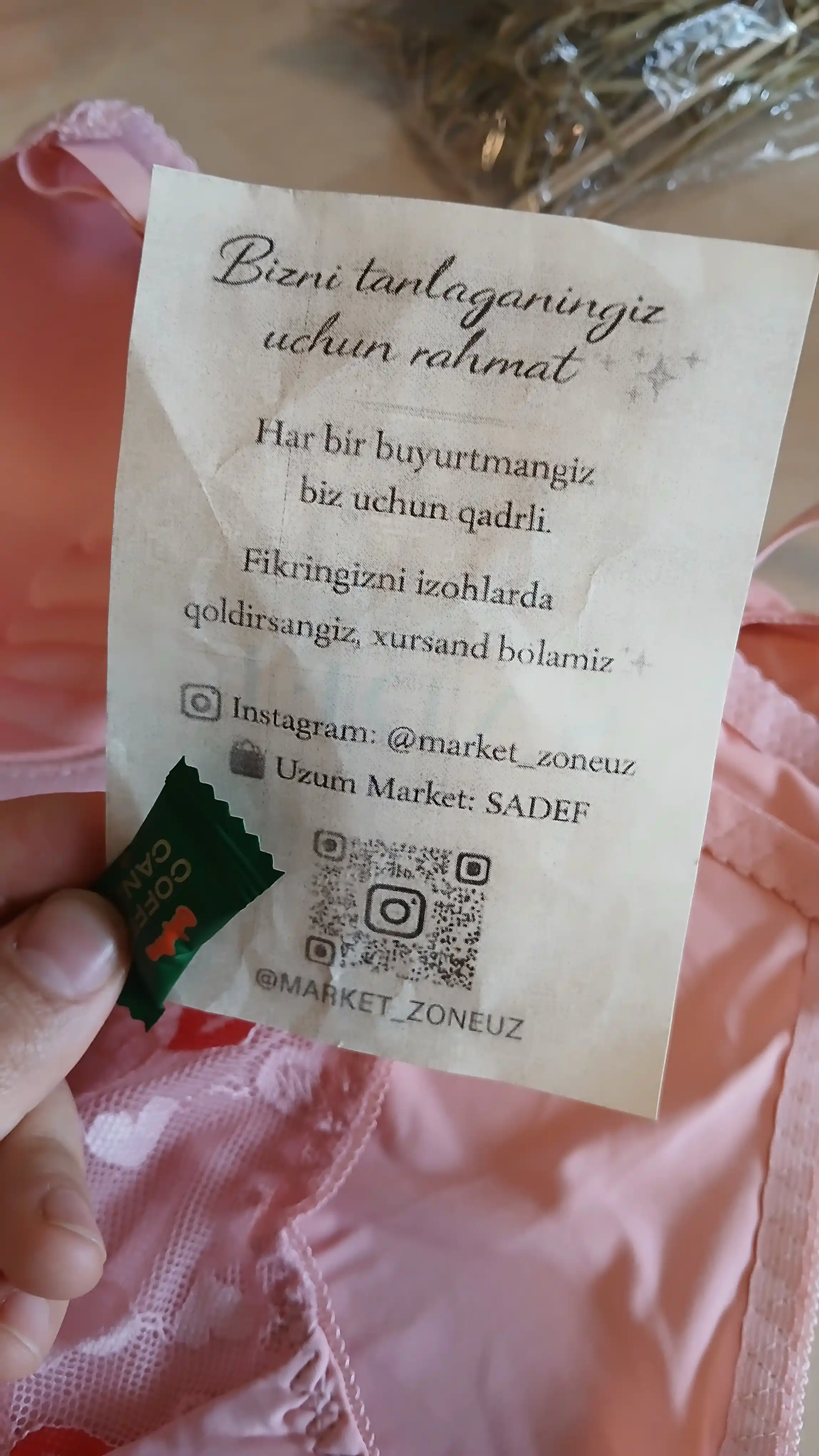 Ayollar uchun to'rli va silliq chashkali ichki kiyimlar to'plami