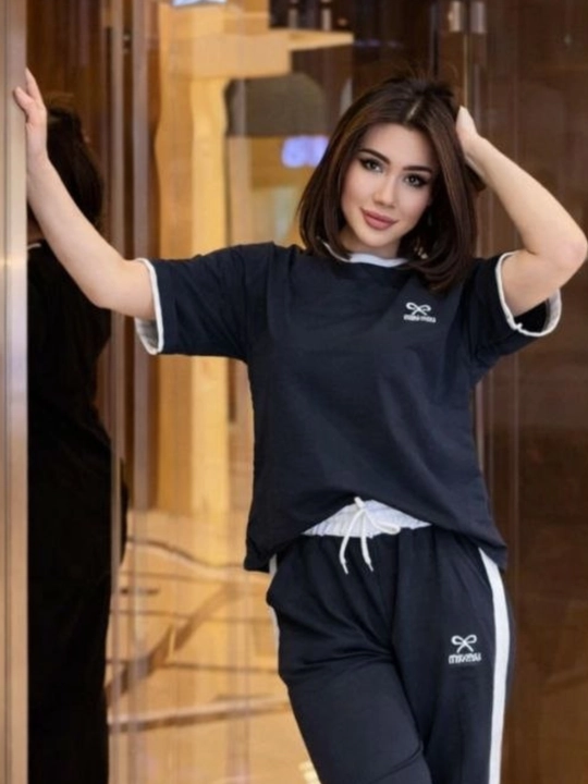 Ayollar uchun sport Sakura printli dvoyka костюм MiuMiu uslubida | Yozgi qulay set (44–52)