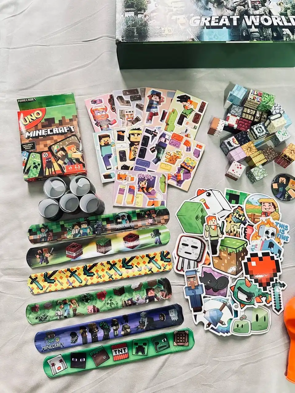 Advent taqvimi, qizlar va o‘g‘il bolalar uchun o‘yinchoqlar Kuromi, Hello Kitty, Stitch, Huntrix, Minecraft