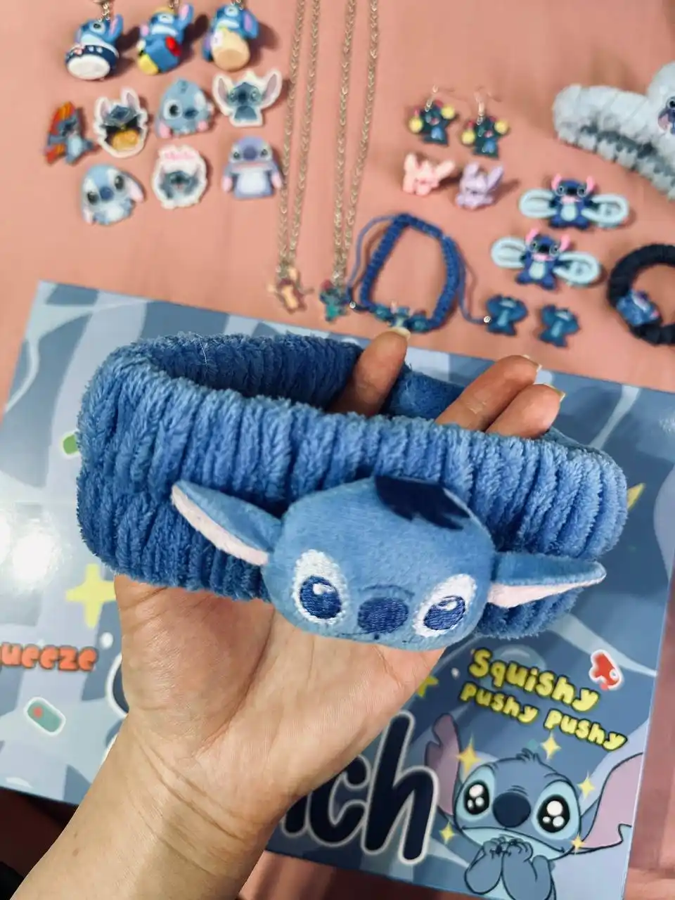Advent taqvimi, qizlar va o‘g‘il bolalar uchun o‘yinchoqlar Kuromi, Hello Kitty, Stitch, Huntrix, Minecraft