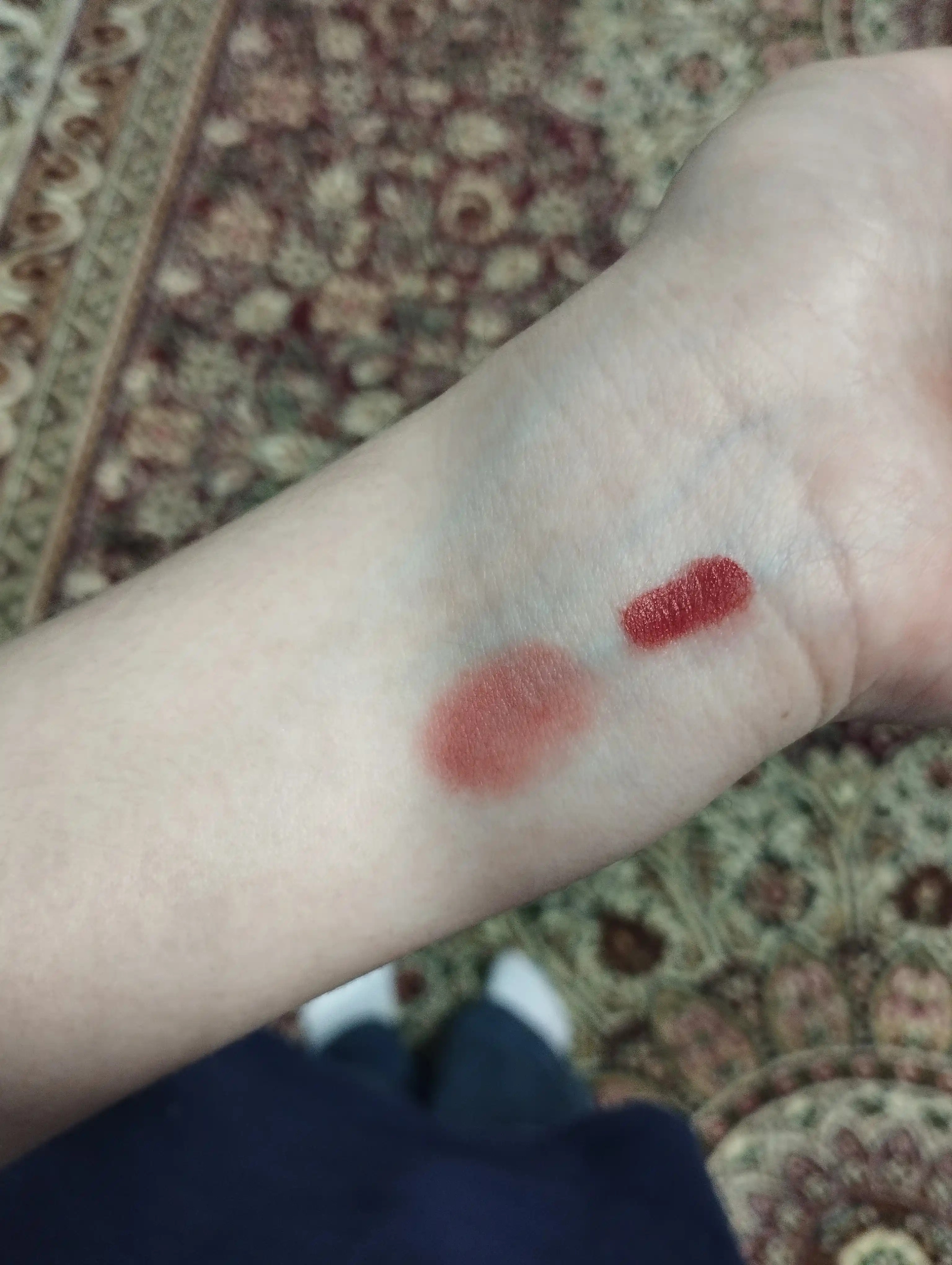 Matli lab bo'yoq Lips Wud VIBELY, doimiy, 6 ta rang