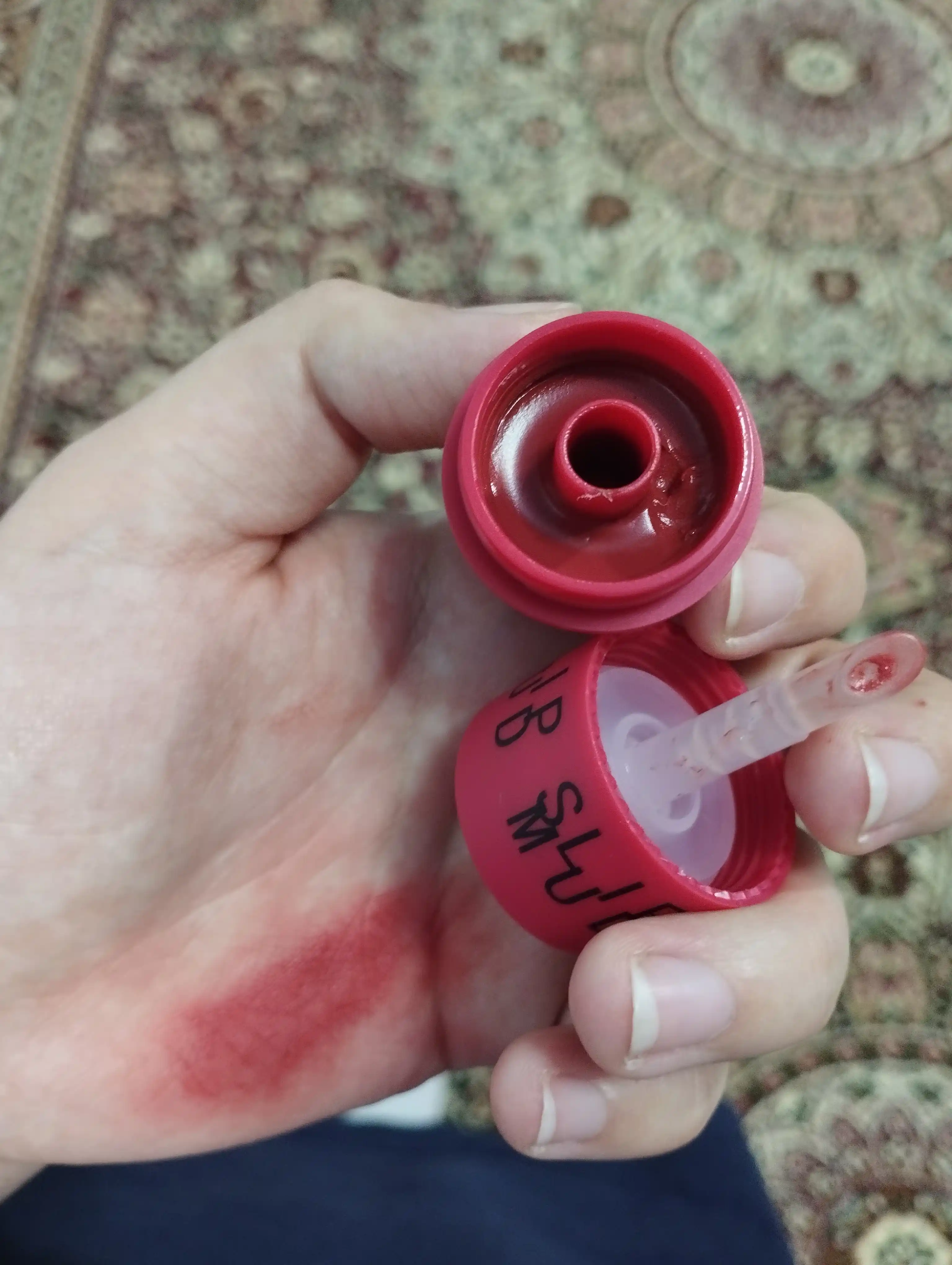 Matli lab bo'yoq Lips Wud VIBELY, doimiy, 6 ta rang