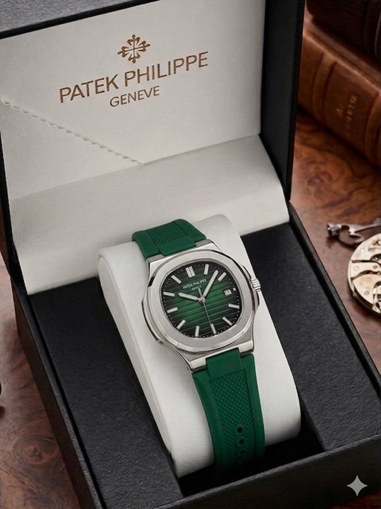 Наручные часы Patek Philippe Aquanaut с зелёным циферблатом и каучуковым ремешком