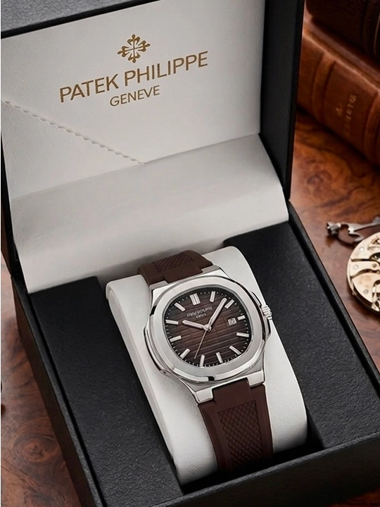 Наручные часы Patek Philippe Aquanaut с зелёным циферблатом и каучуковым ремешком