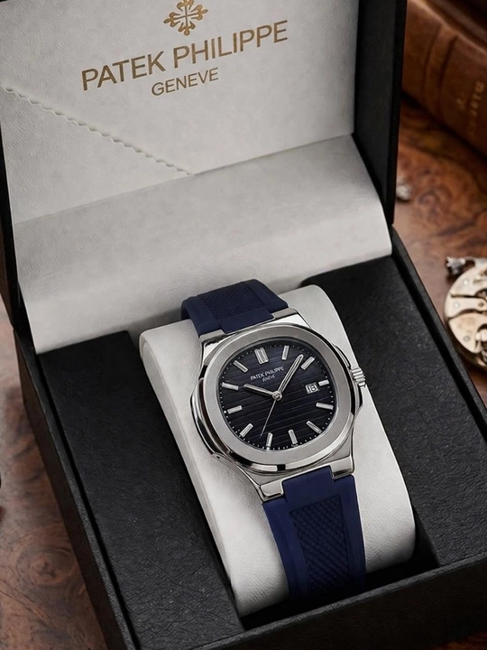 Наручные часы Patek Philippe Aquanaut с зелёным циферблатом и каучуковым ремешком