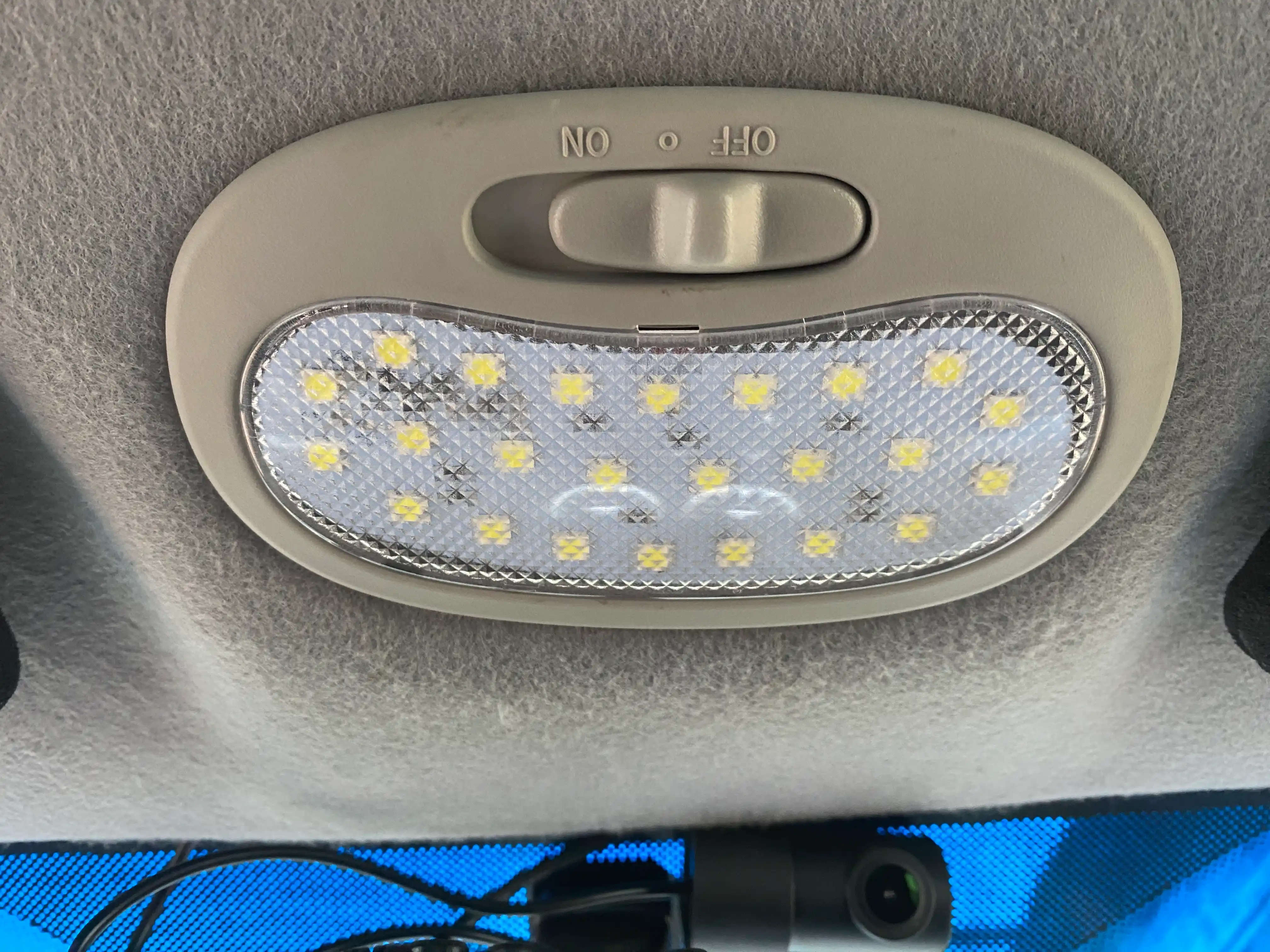 Avtomobillar plafonlari uchun LED lampa salon chirogi Chevrolet Nexia-3 va Matiz uchun