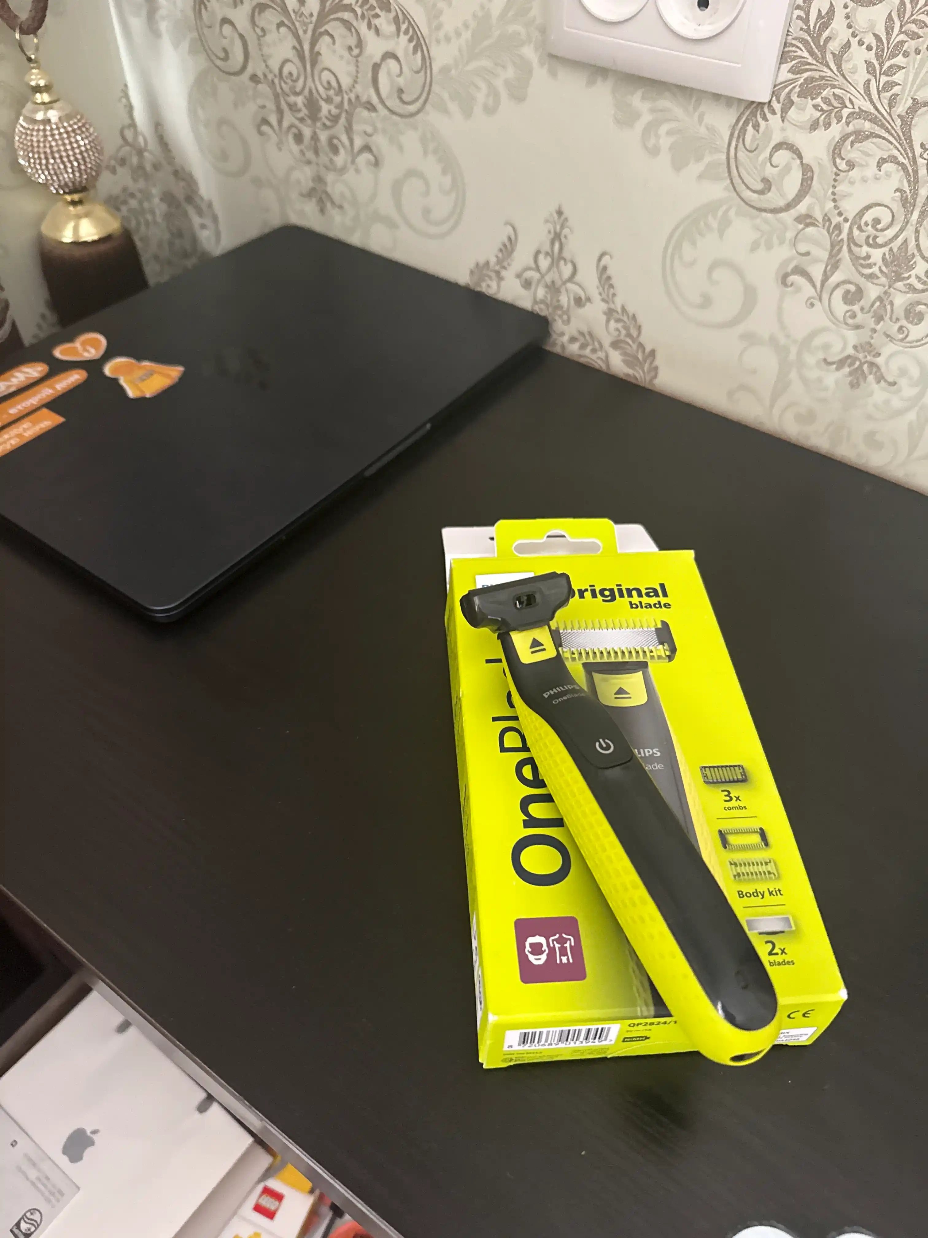 Philips OneBlade QP2824 soqol mashinasi, aylanadigan, suv o'tkazmaydigan, nam va quruq