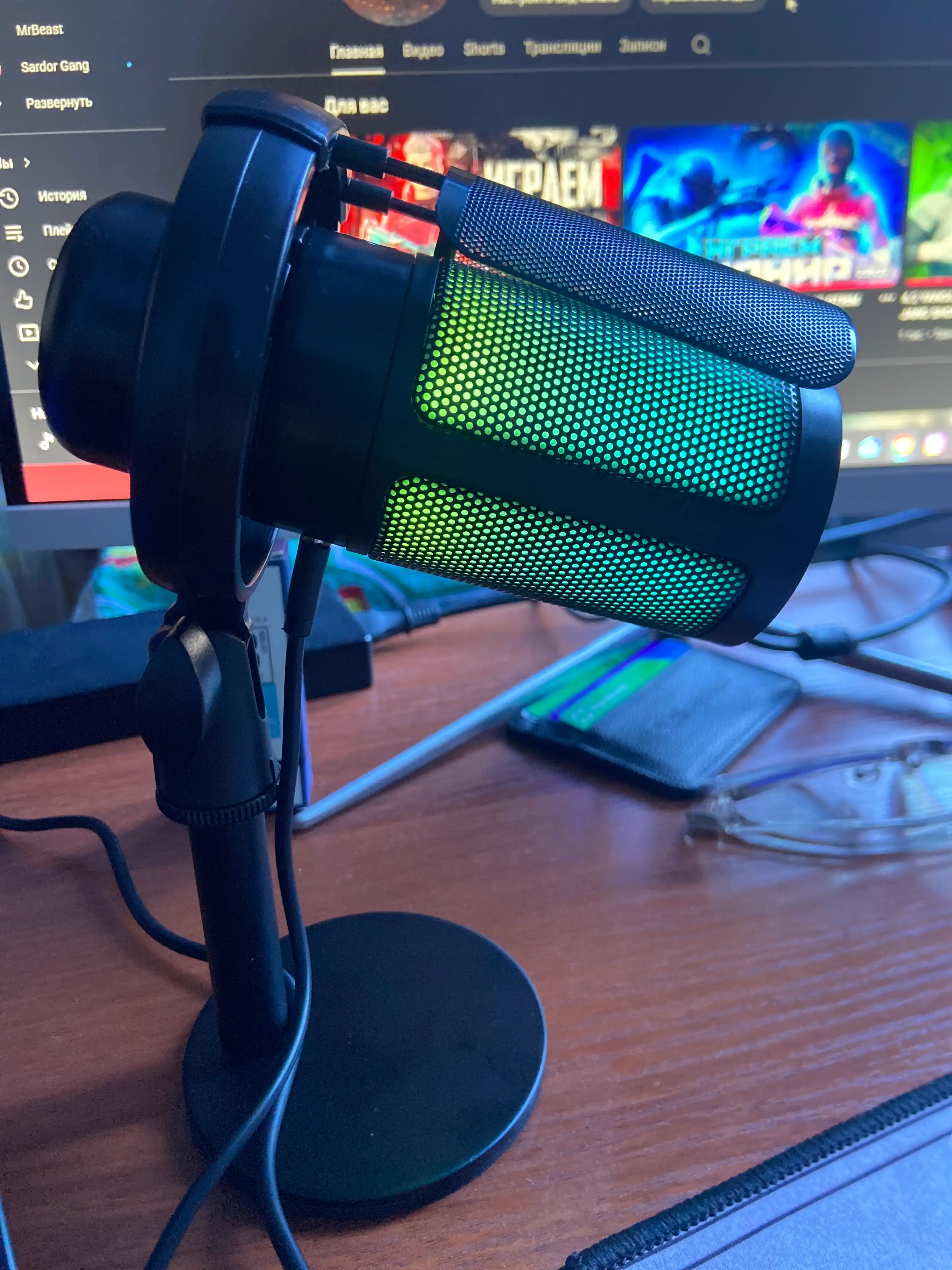 Игровой конденсаторный RGB микрофон ME6S со стойкой, шок-маунтом и поп-фильтром