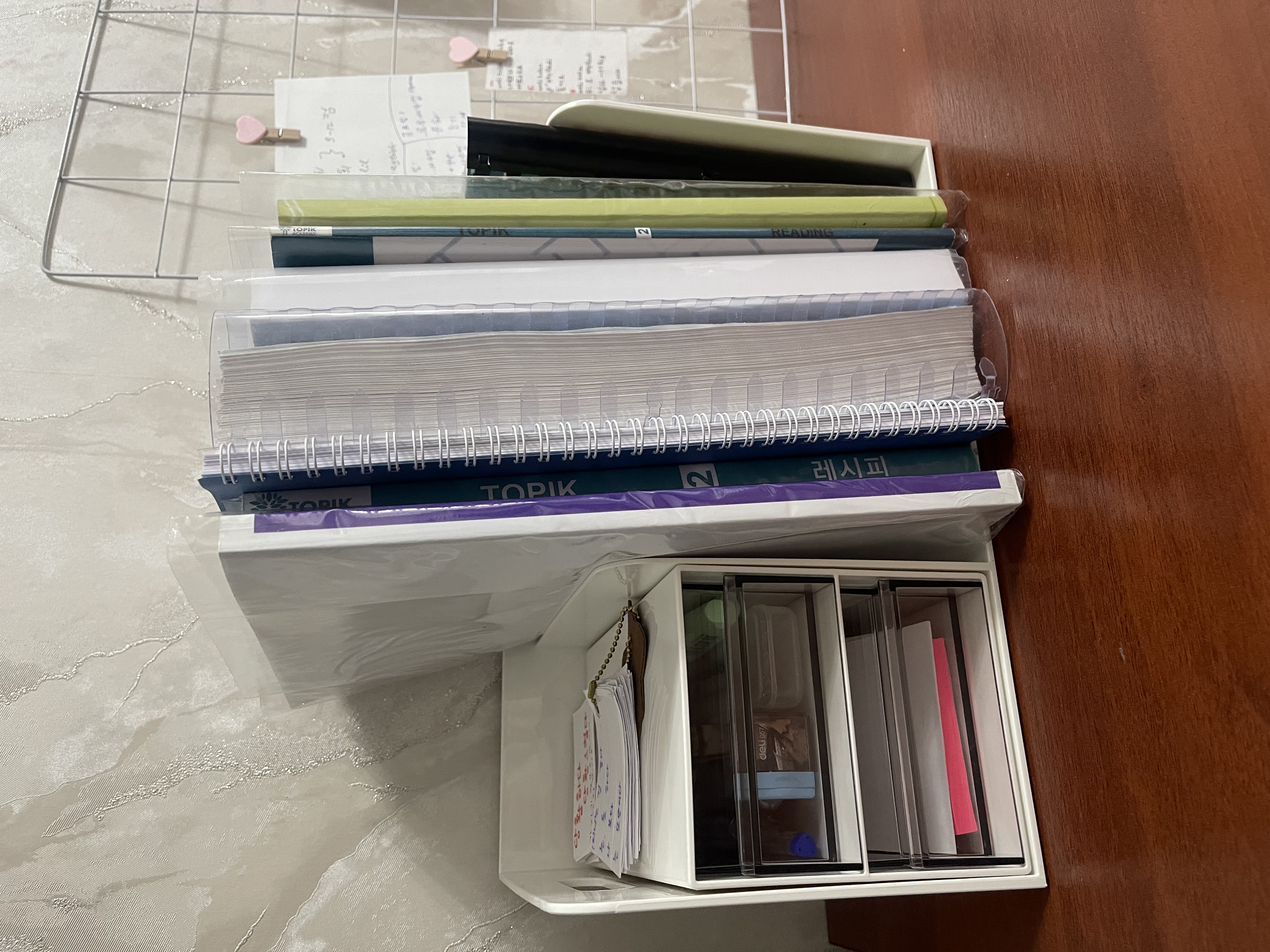 Organayzer + Deli PK110-WHITE kitoblar uchun taglik