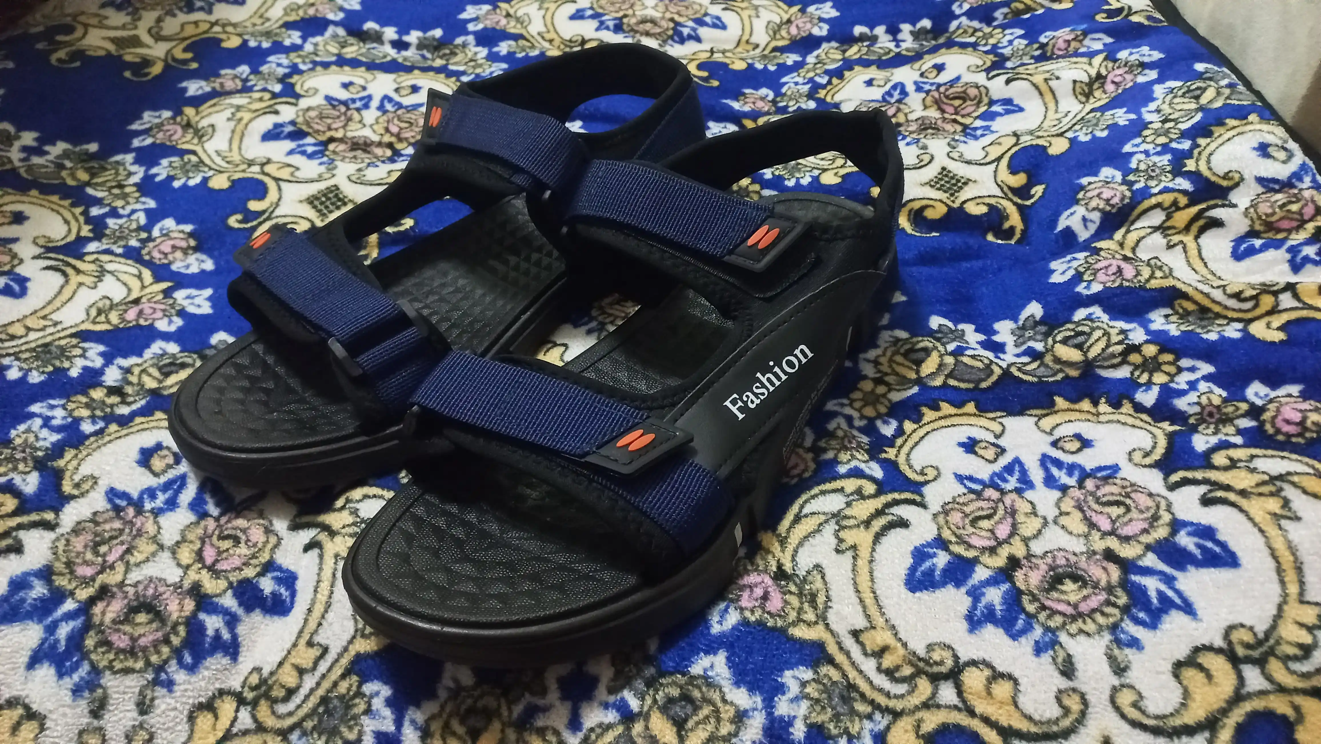 Erkaklar sandalilari, 40-45
