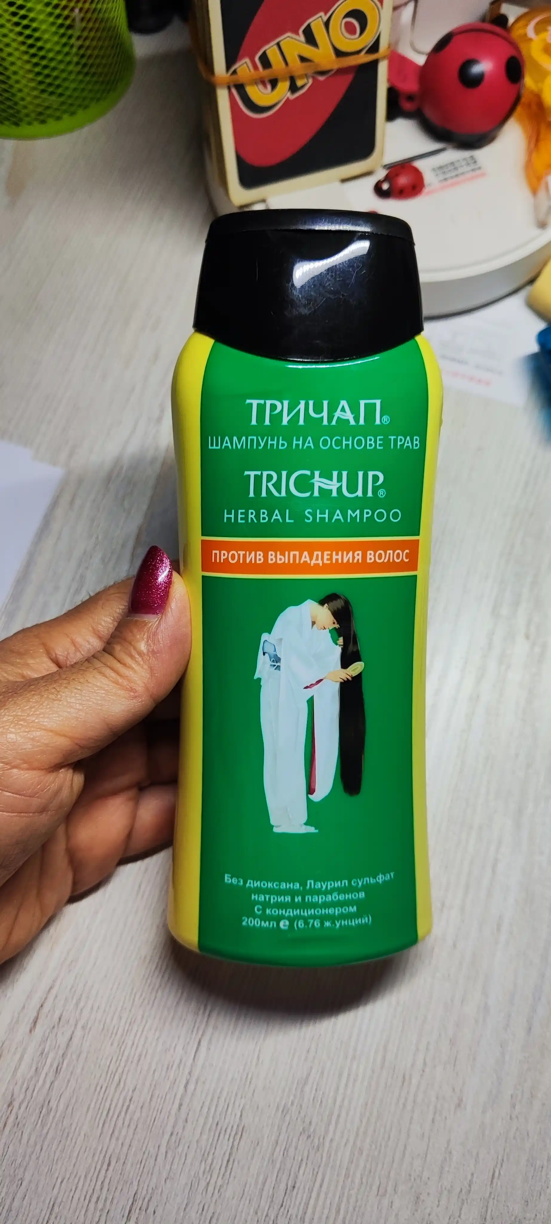 Shampun Trichup, soch to'kilishiga va qazg'oqqa qarshi