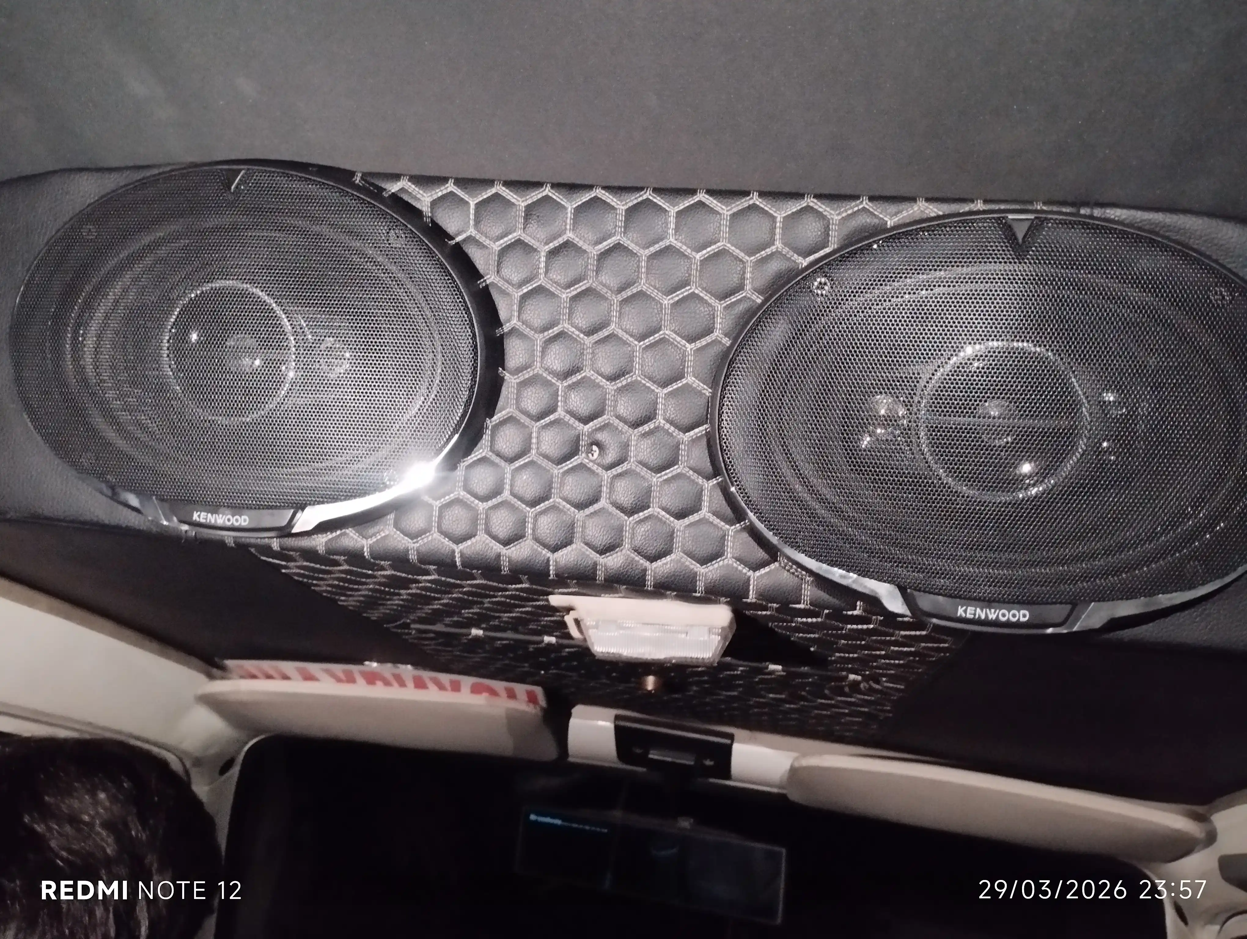 Kenwood 700 Вт 2 универсальные колонки  с басами и сочным звуком, усилитель не требуется