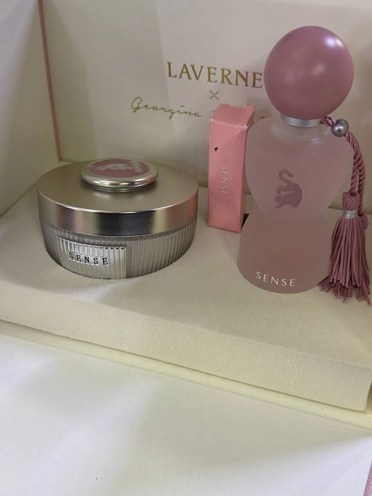 Ayollar uchun parfyum to'plami, Sense Laverne GIORGINA