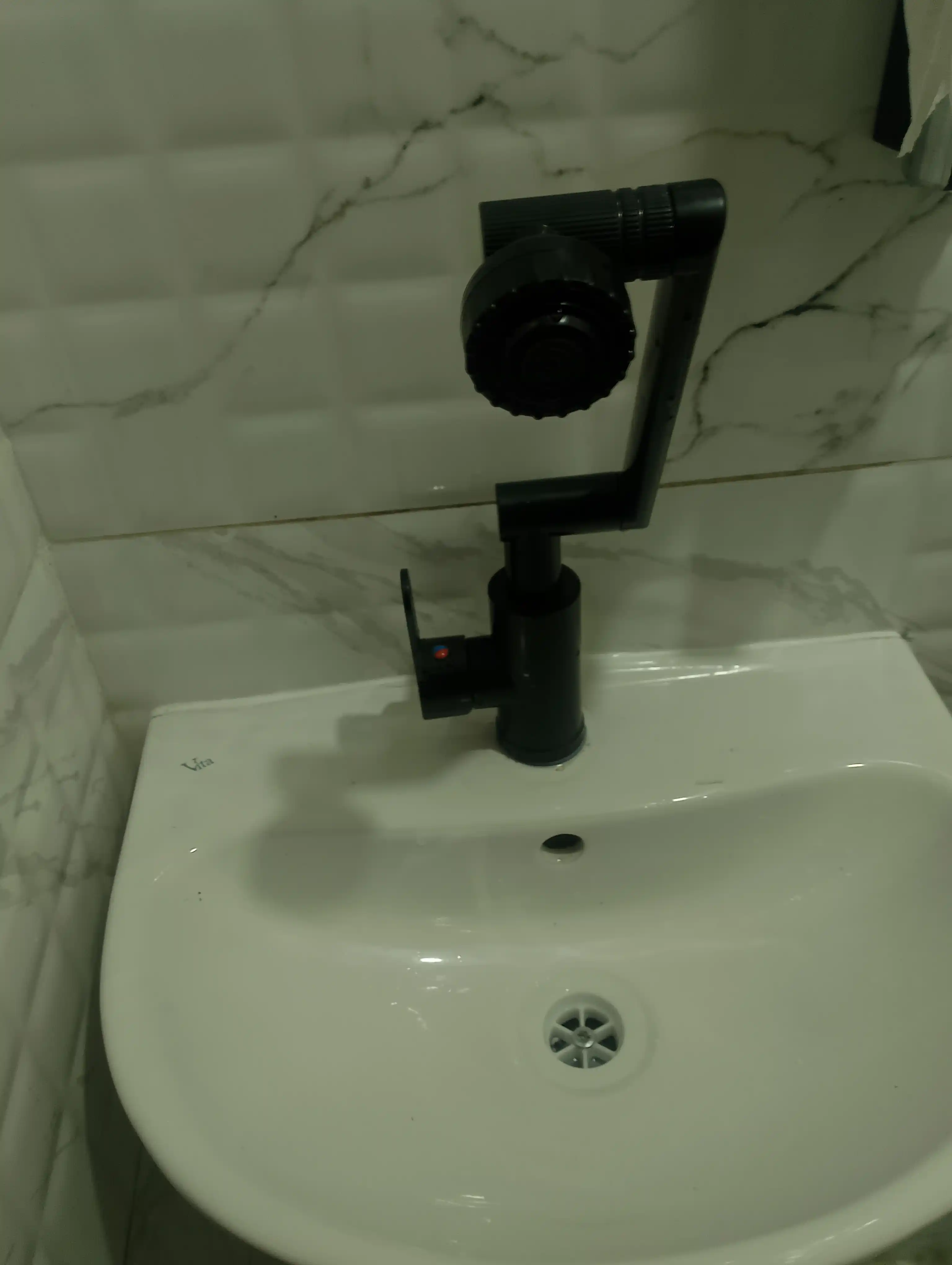 Смеситель для кухни и ванной раковины, 360° поворотный, два режима воды, простая установка