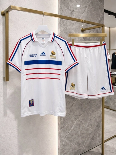 Ретро футбольные формы, классический стиль, размеры M–XXL — SCATO-RETRO2YENGI-БЕЛЫЙ-M