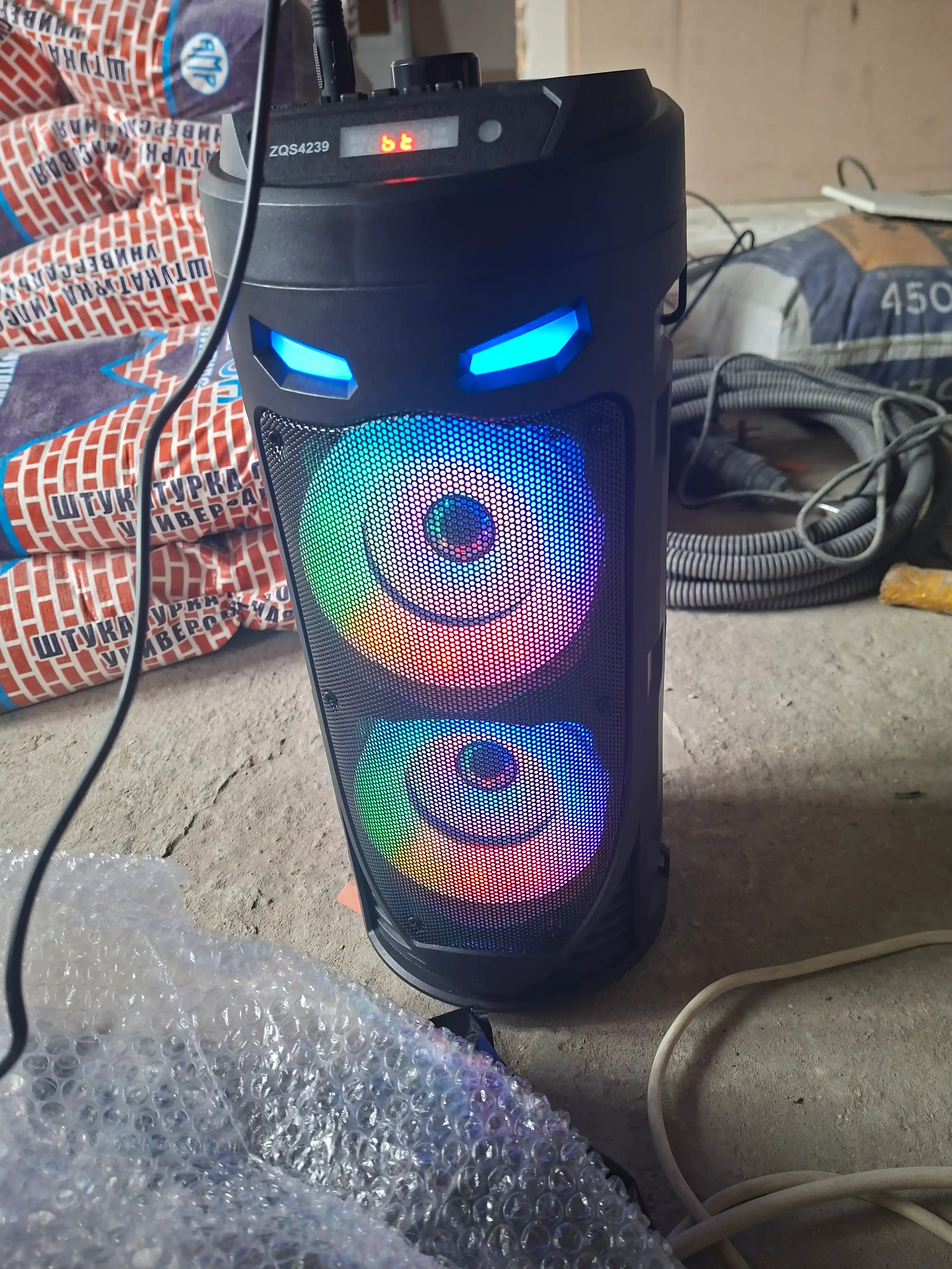 Katta Bluetooth simsiz karnay, karaoke, RGB yoritish, mikrofon va pult bilan