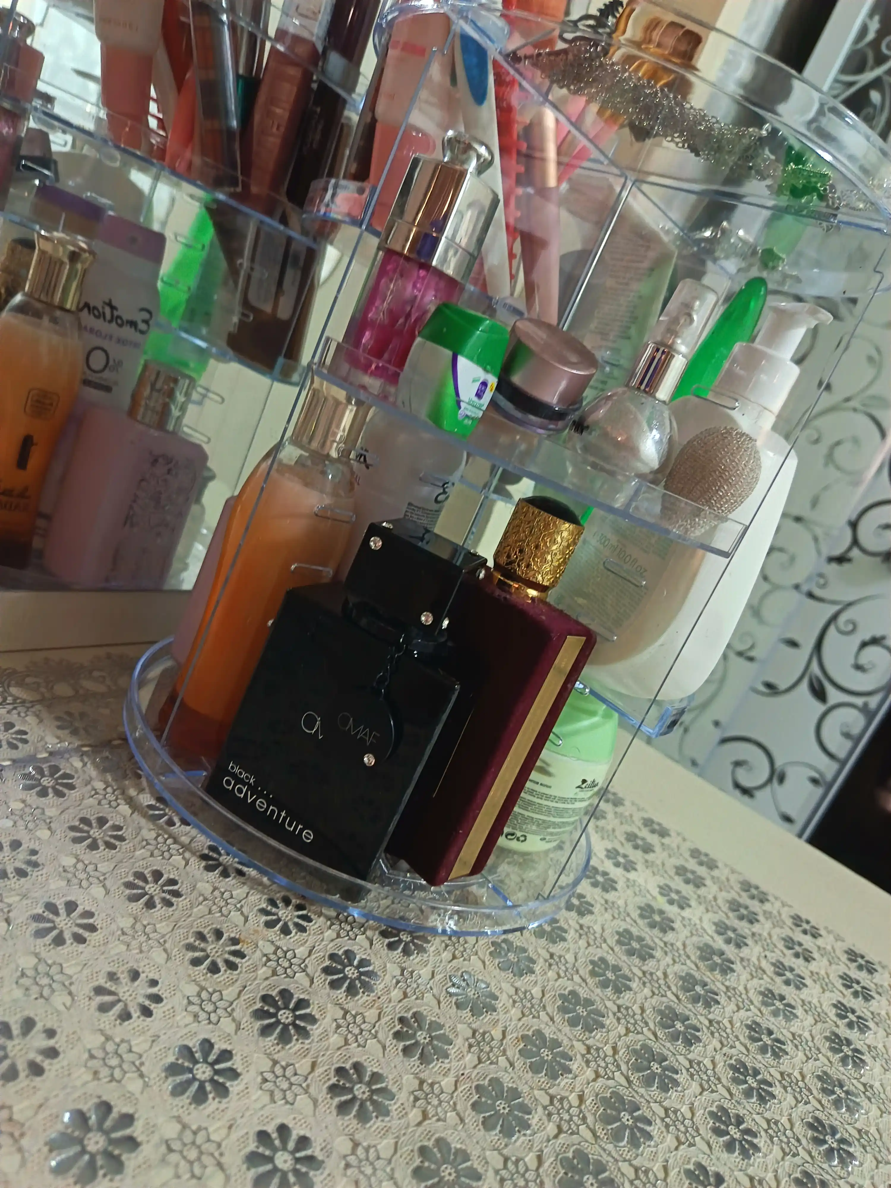 Kosmetika organizer 360° aylanuvchi, katta sig‘imli, shaffof make-up organizer