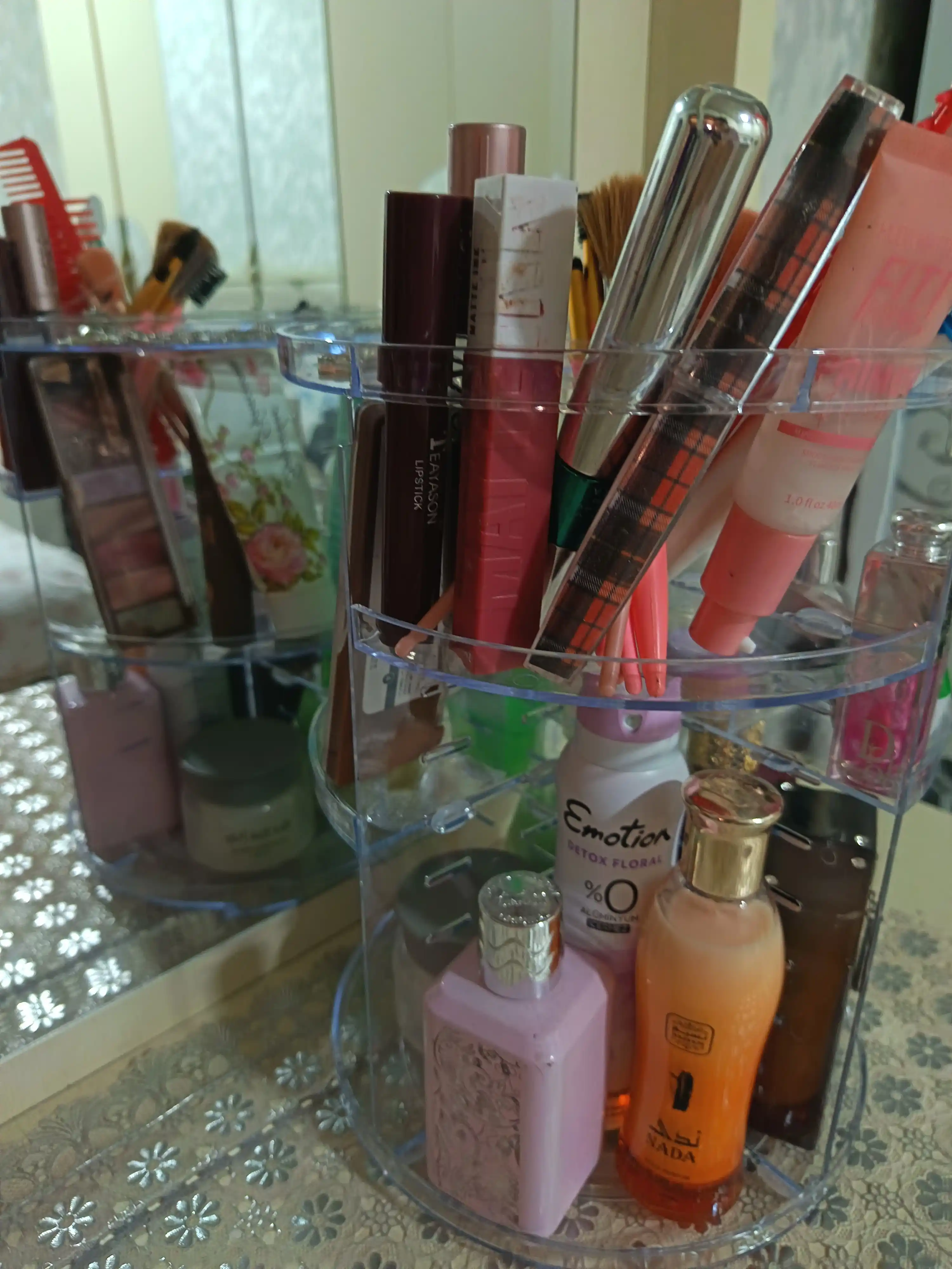 Kosmetika organizer 360° aylanuvchi, katta sig‘imli, shaffof make-up organizer