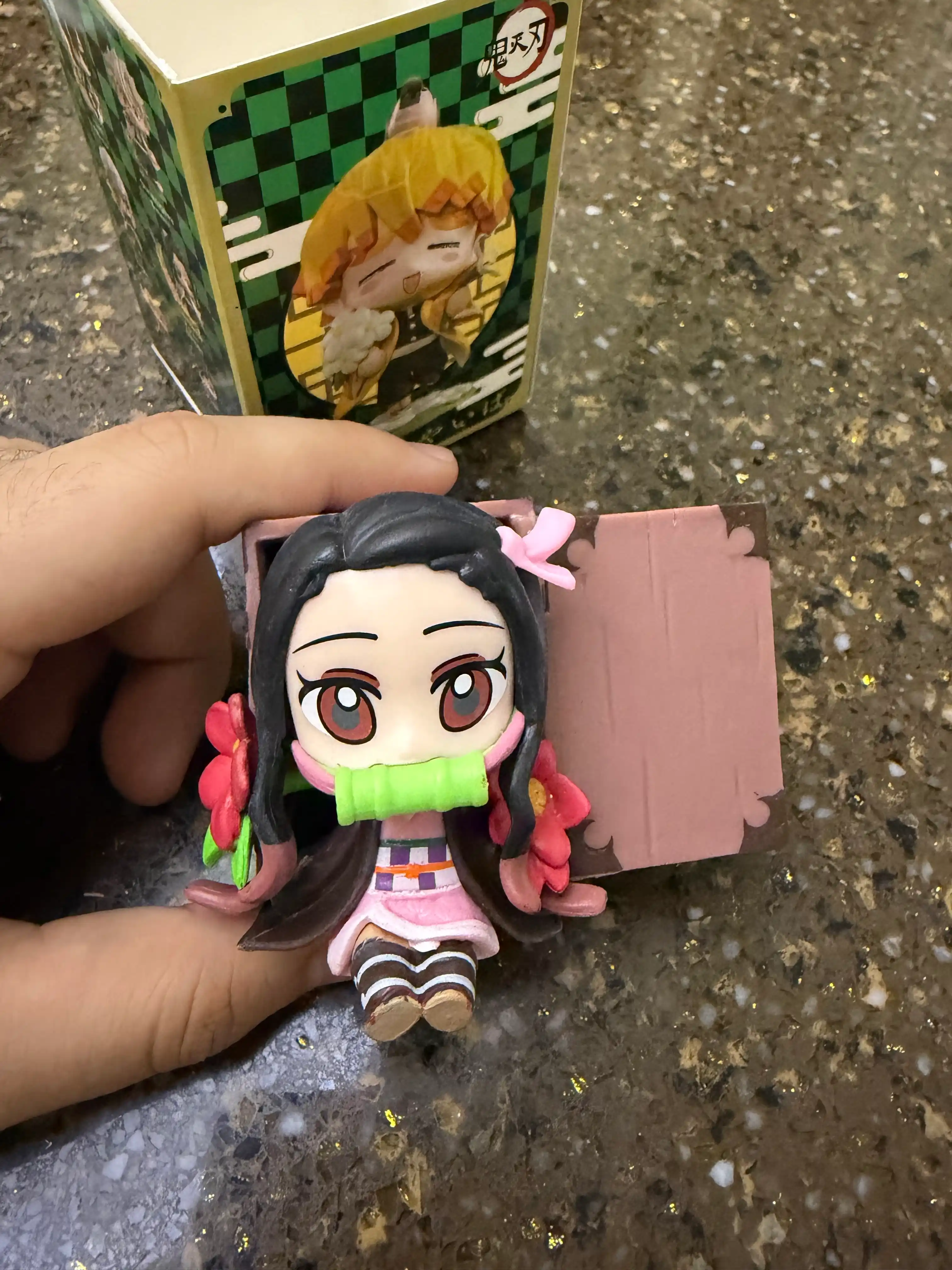 Demon Slayer kolleksion figurkalar to‘plami, syurpriz quti