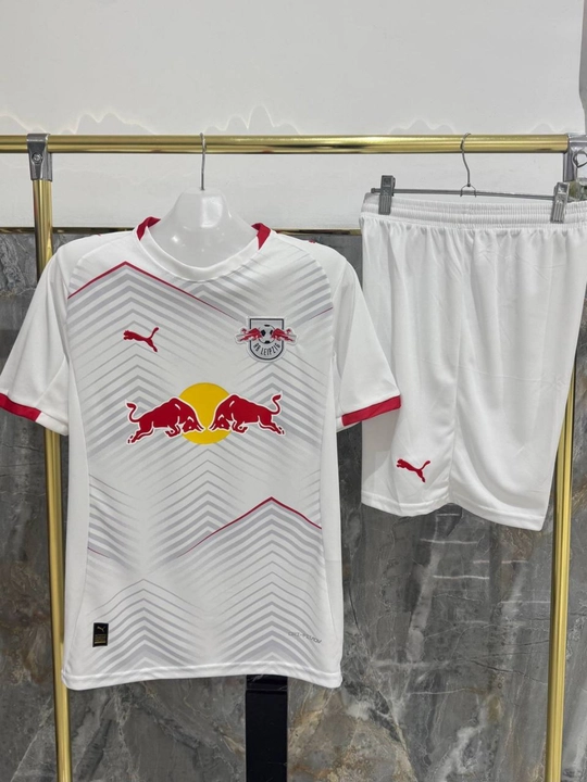 Futbol kiyimi: futbolka va shortiklar to‘plami - 