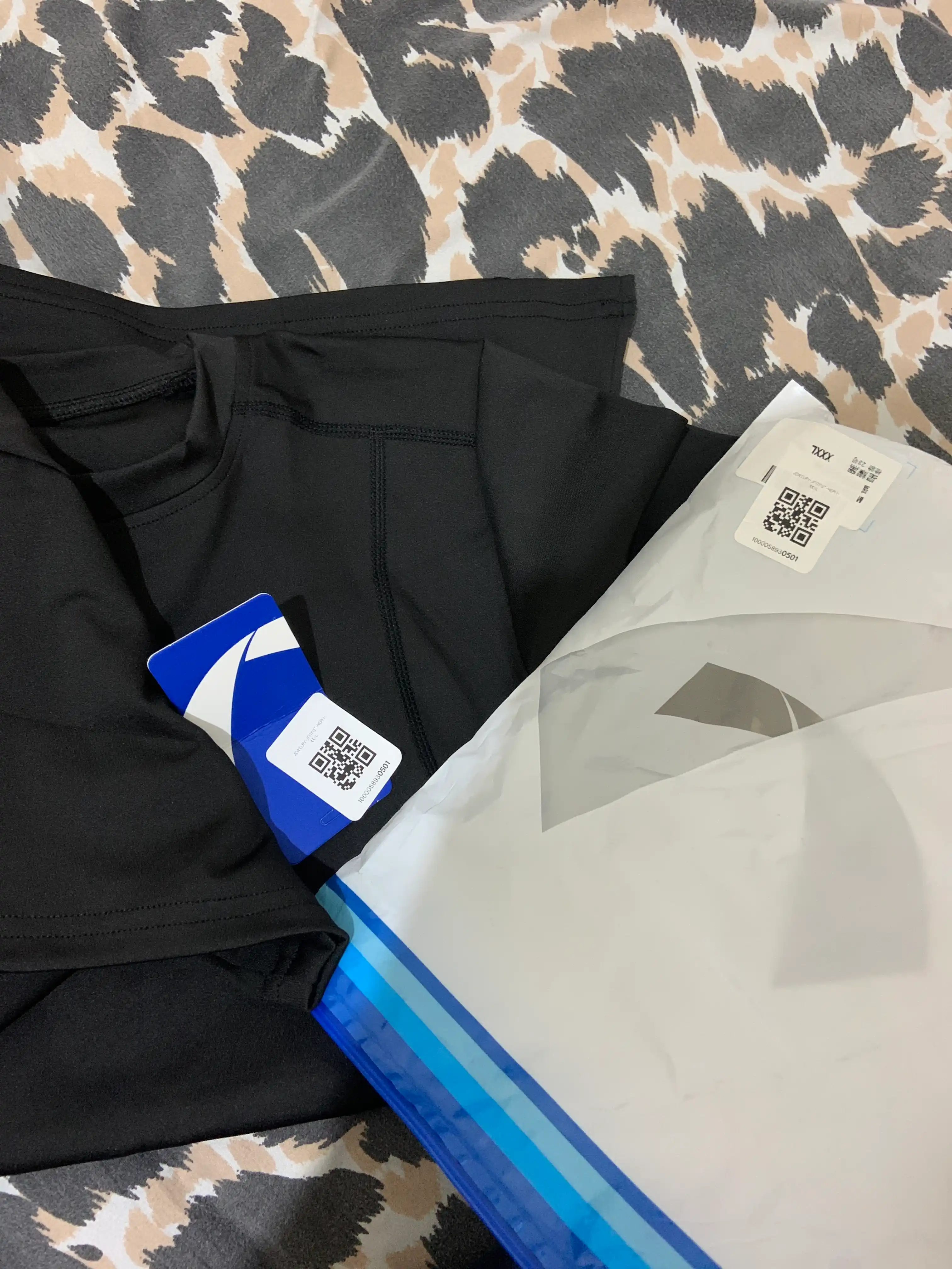Фитнес одежда, SlimFit женская спортивная, рашгард, футболка