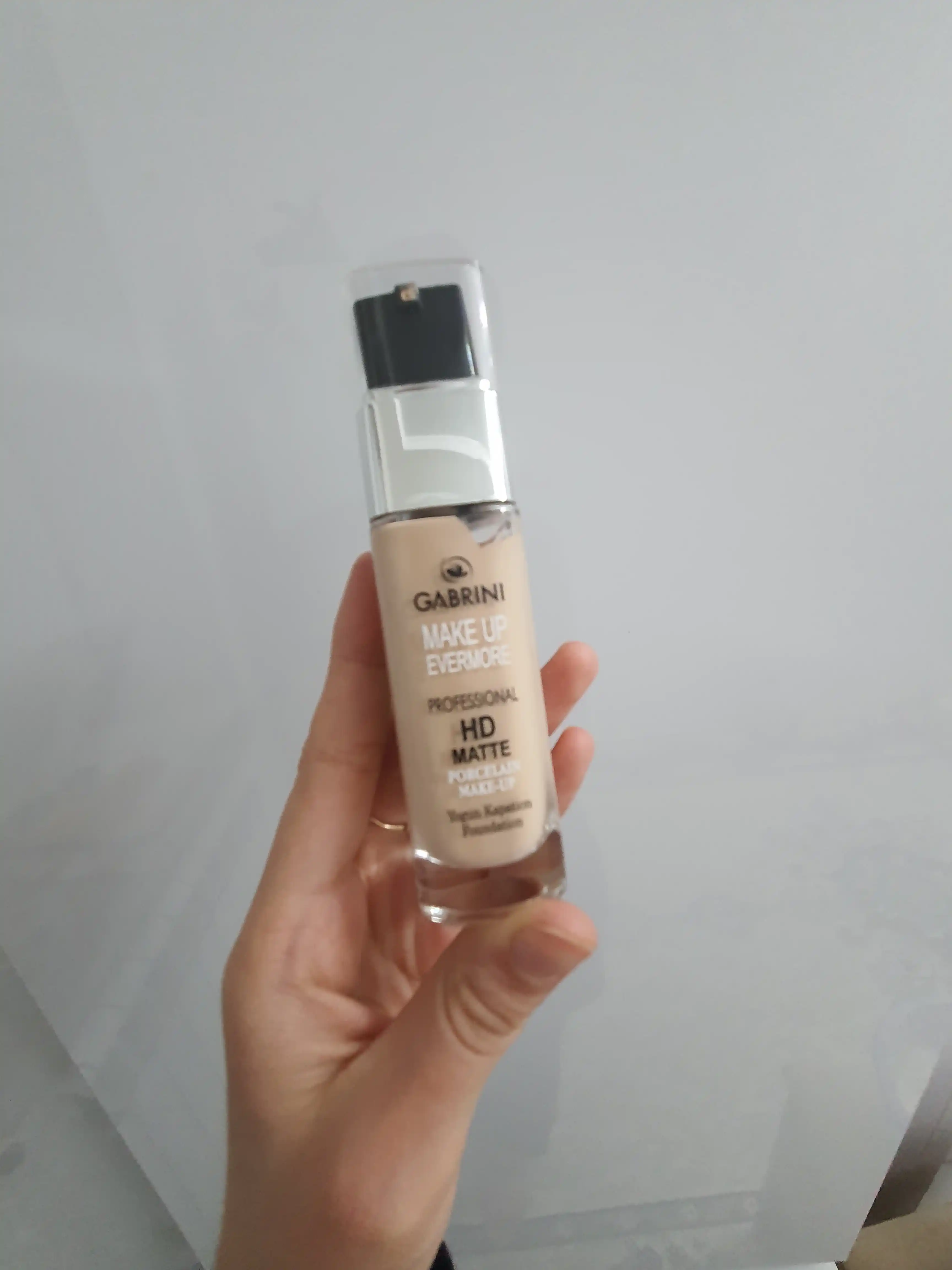 Ayollar uchun Gabrini matlovchi tonal kremi, HD Matte Make up Evermore foundation, 30 ml