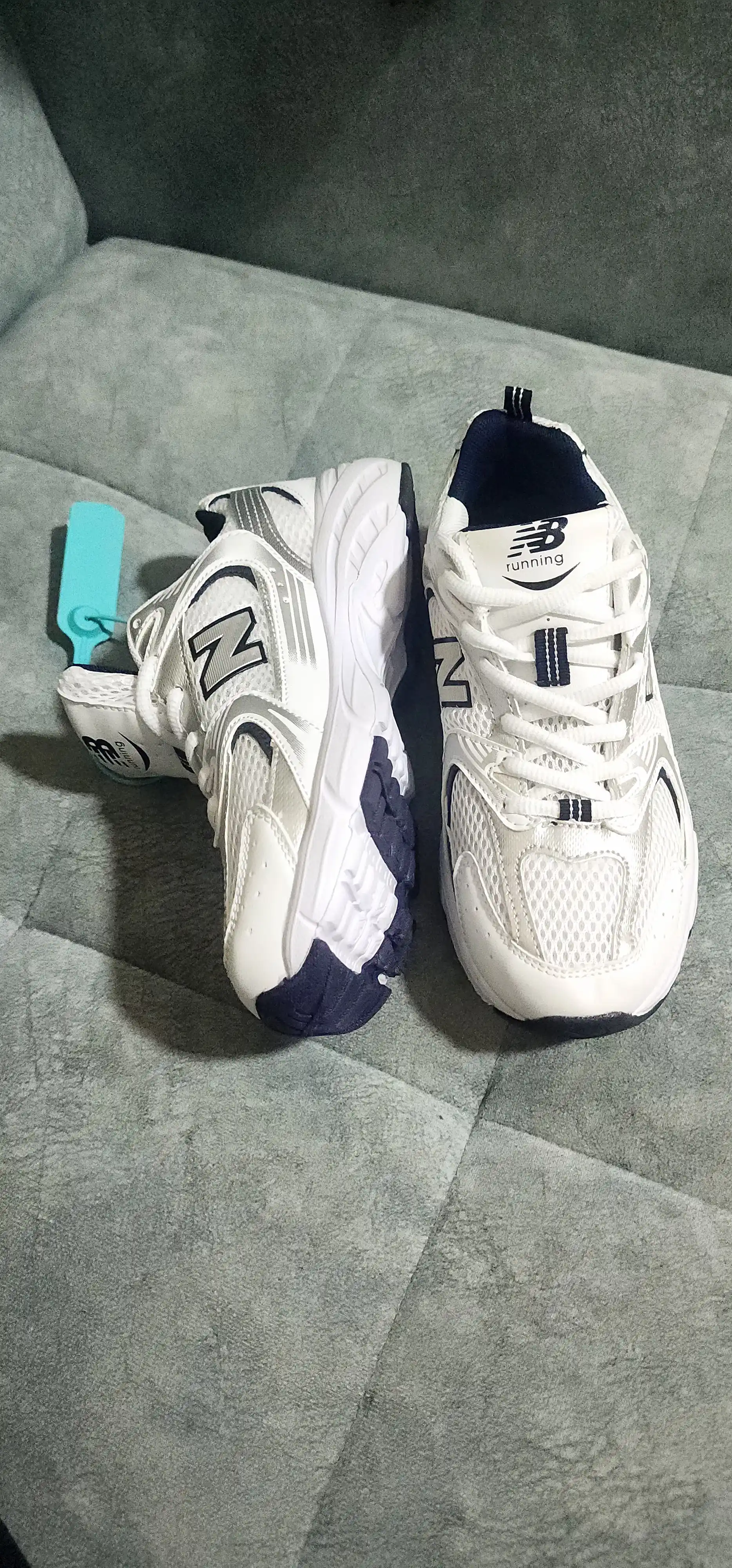 New Balance 530 Ayollar krossovkasi