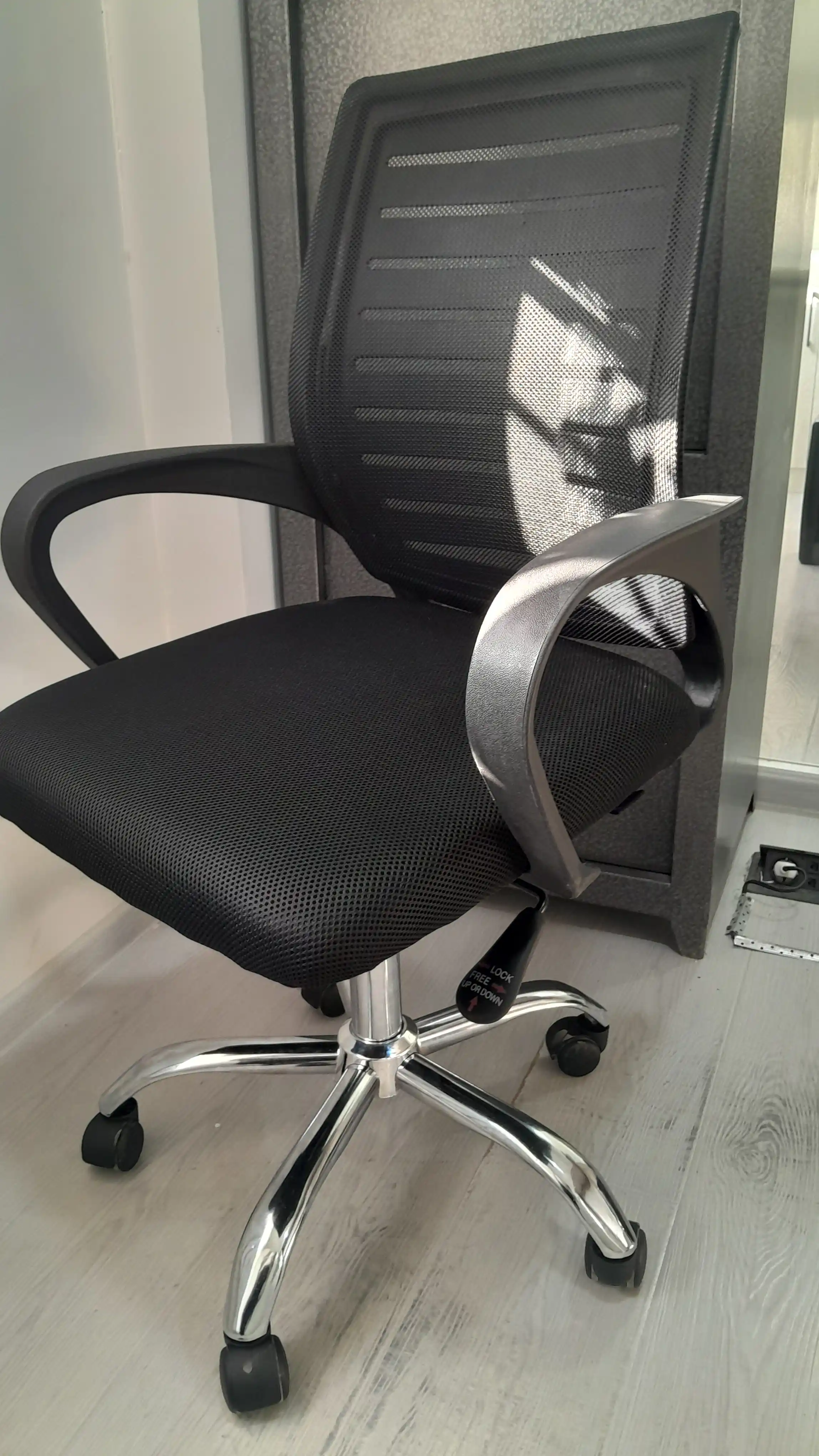 Ofis va kompyuter kreslosi TASK, setka, tebranadigan kreslo, kreslolar, ergonomik kreslo