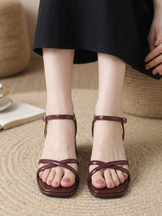 Ayollar yozgi poshnali shippagi