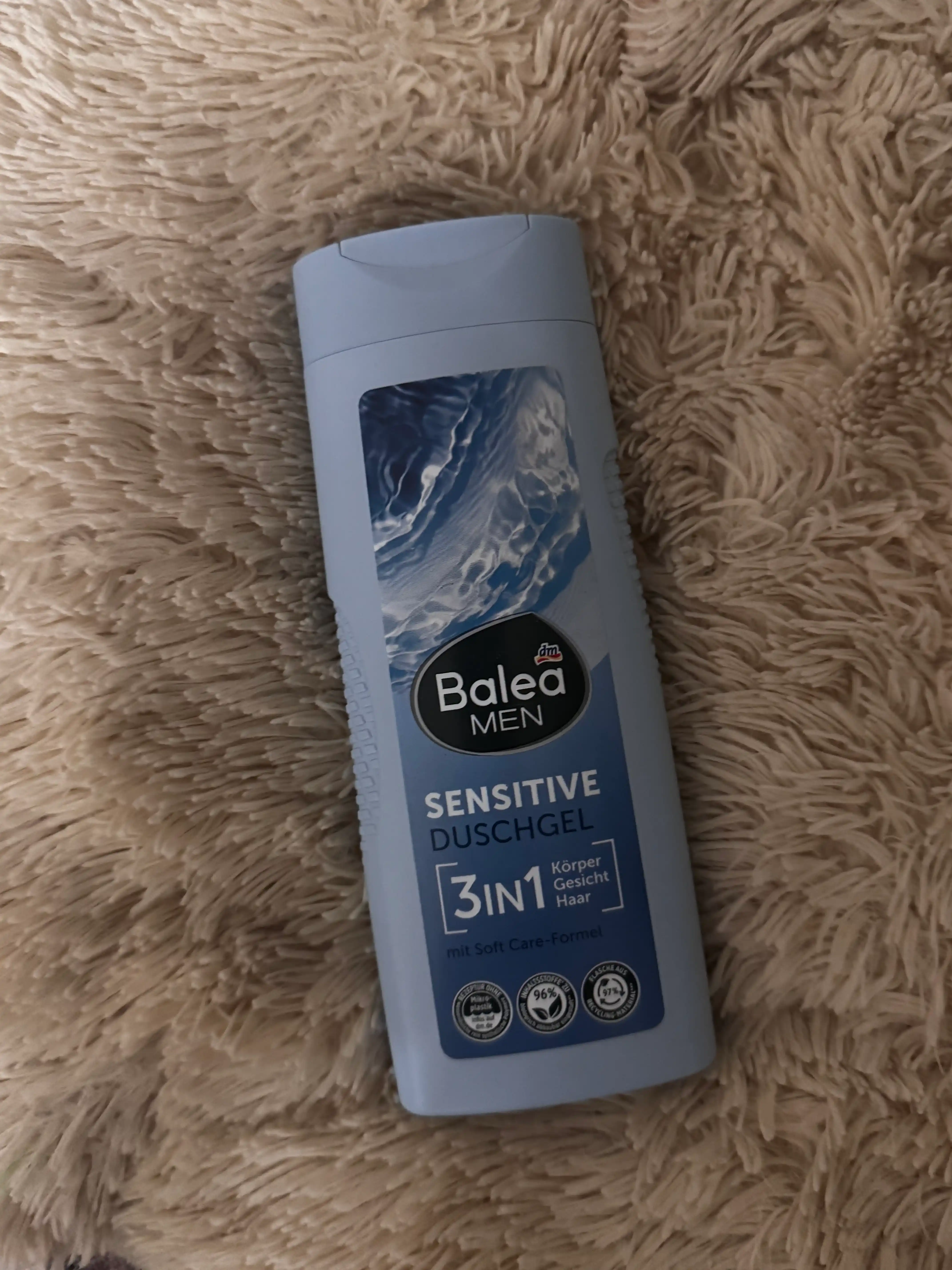 Balea MEN Sensitive 3 tasi 1 da dush geli, 300 ml, sezgir teri uchun mo'ljallangan