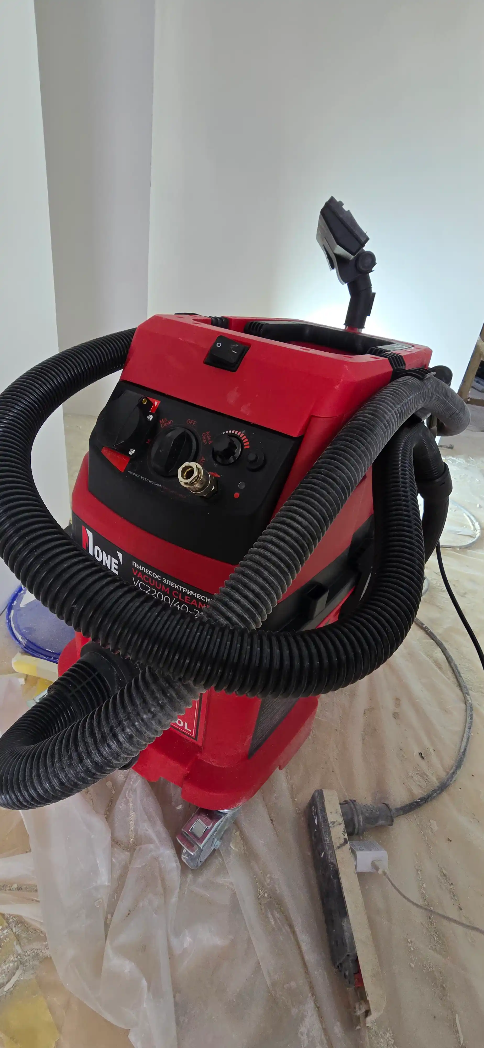 Пылесос строительный NUMBER ONE VC2200/40-2HP 2200 Вт, 40 л, 3 м шланг, длина кабеля 5 м