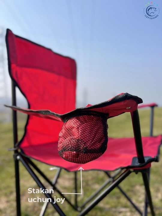 Piknik uchun yig‘ma stul, stakan joyi va metall karkas bilan