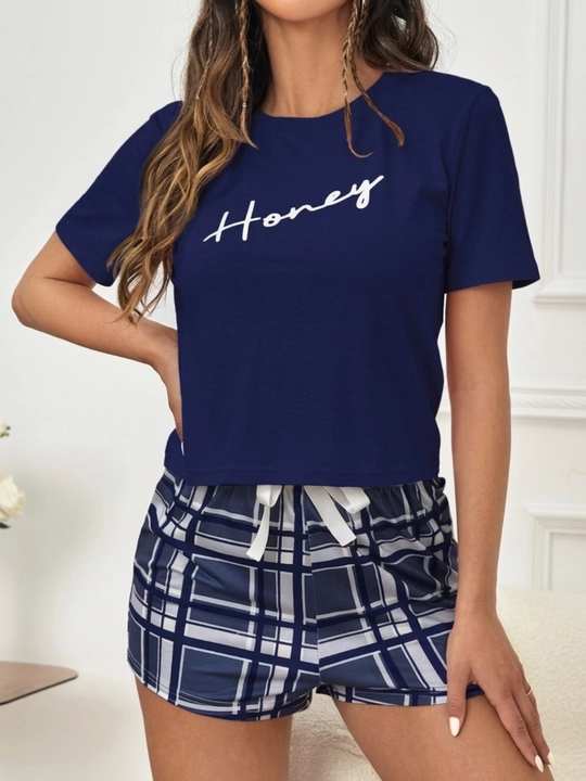 Ayollar uchun uy kiyimi to‘plami (futbolka + shorti) “Honey” pijama