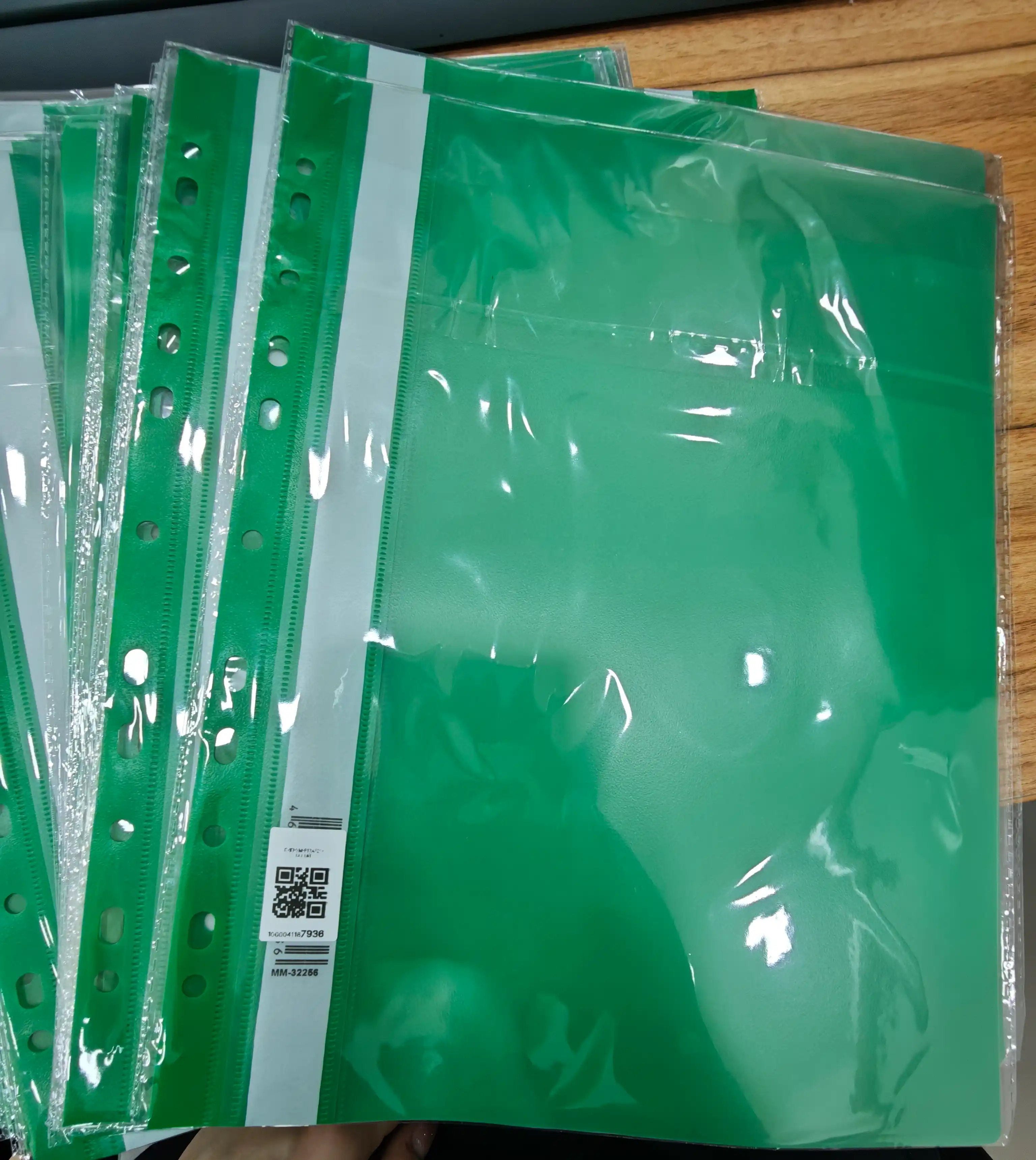 Plastik papka, STAMM A4, 160 mikron, yashil, shaffof, yuqori MM-32252