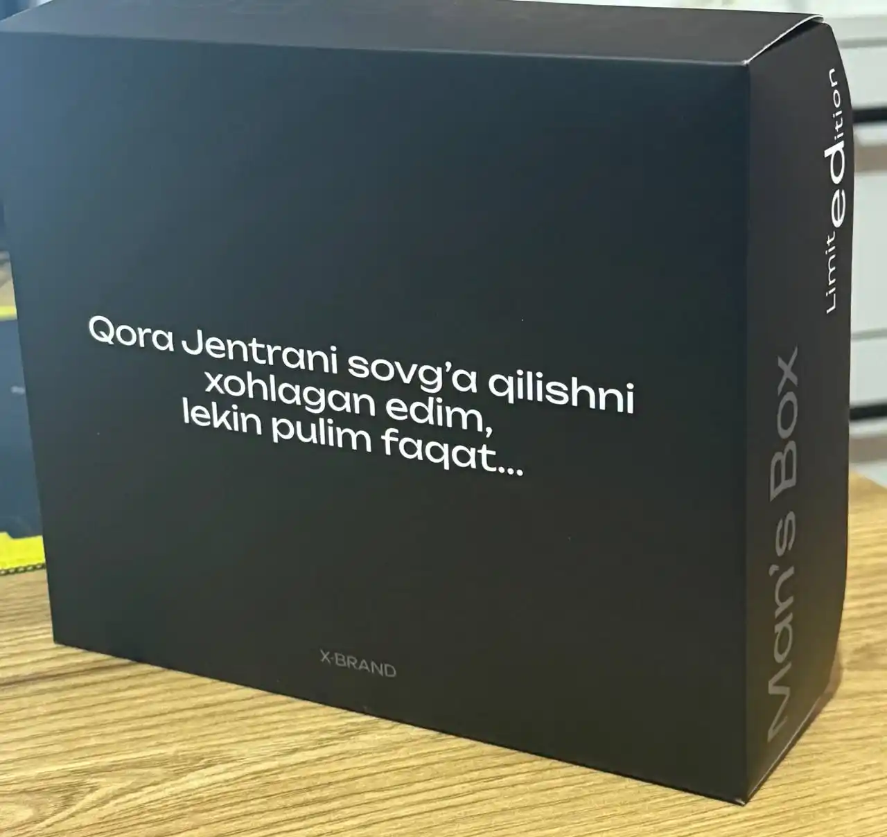 Erkaklar ichki kiyimi va paypoqlar, sovg‘a to‘plami 4+4, sovg‘a qutisida