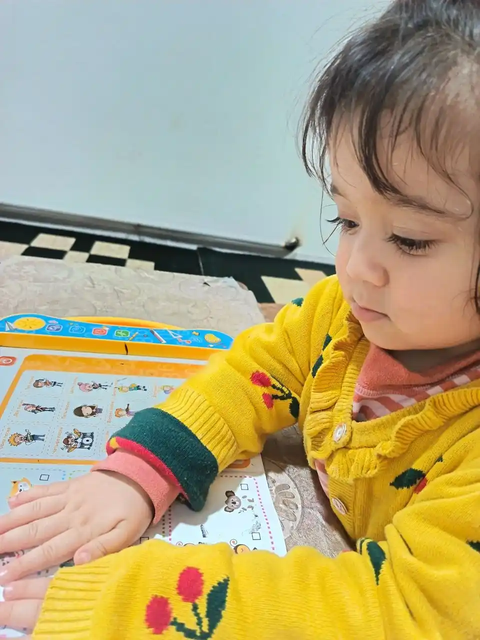 Bolalar uchun ovozli interaktiv o‘quv kitobi, rus va ingliz tili, yozib o‘chirish mumkin
