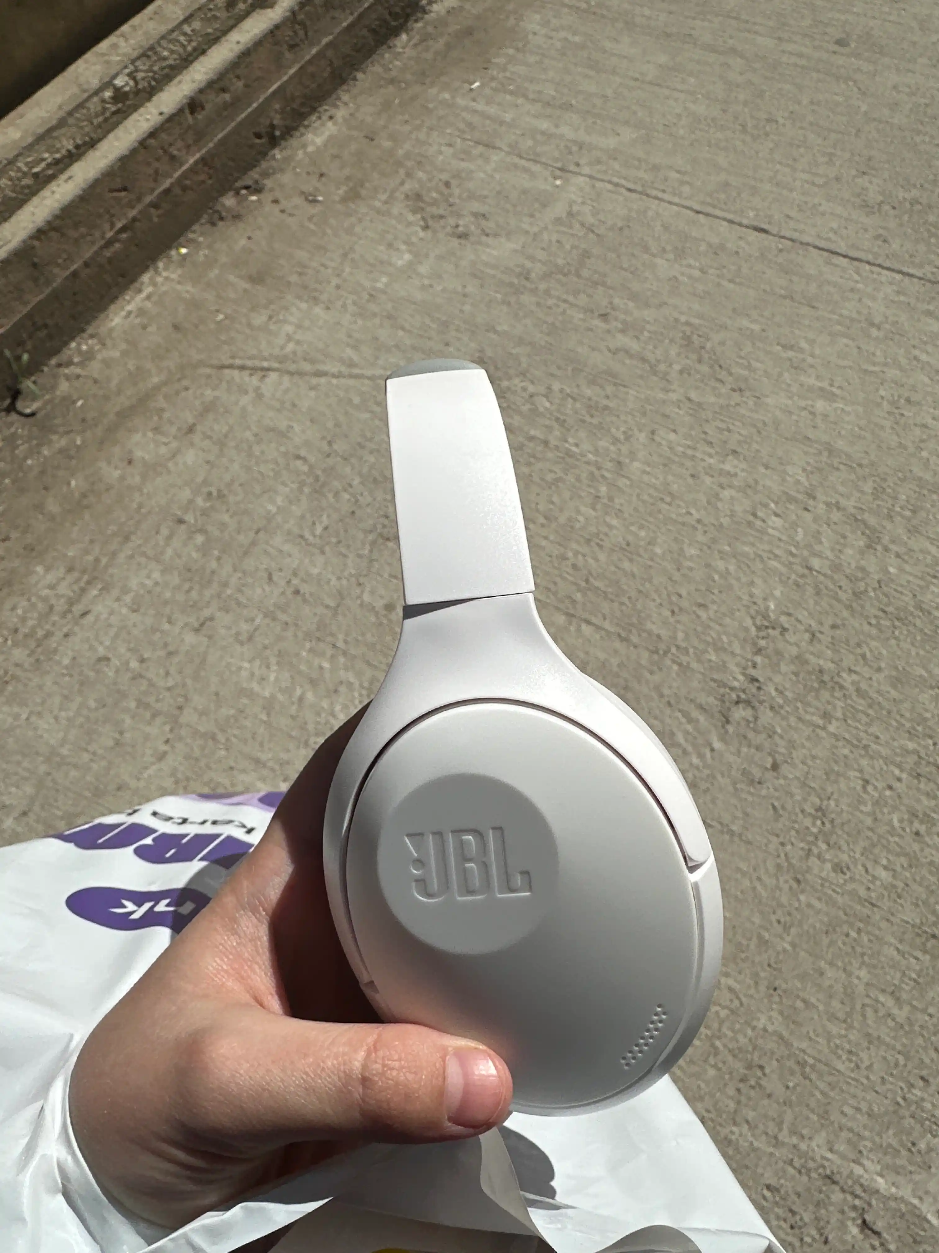 JBL TUNE 1500BT bluetooth 5.3 simsiz quloqchin mikrofonli va AUX rejimda ishlaydi