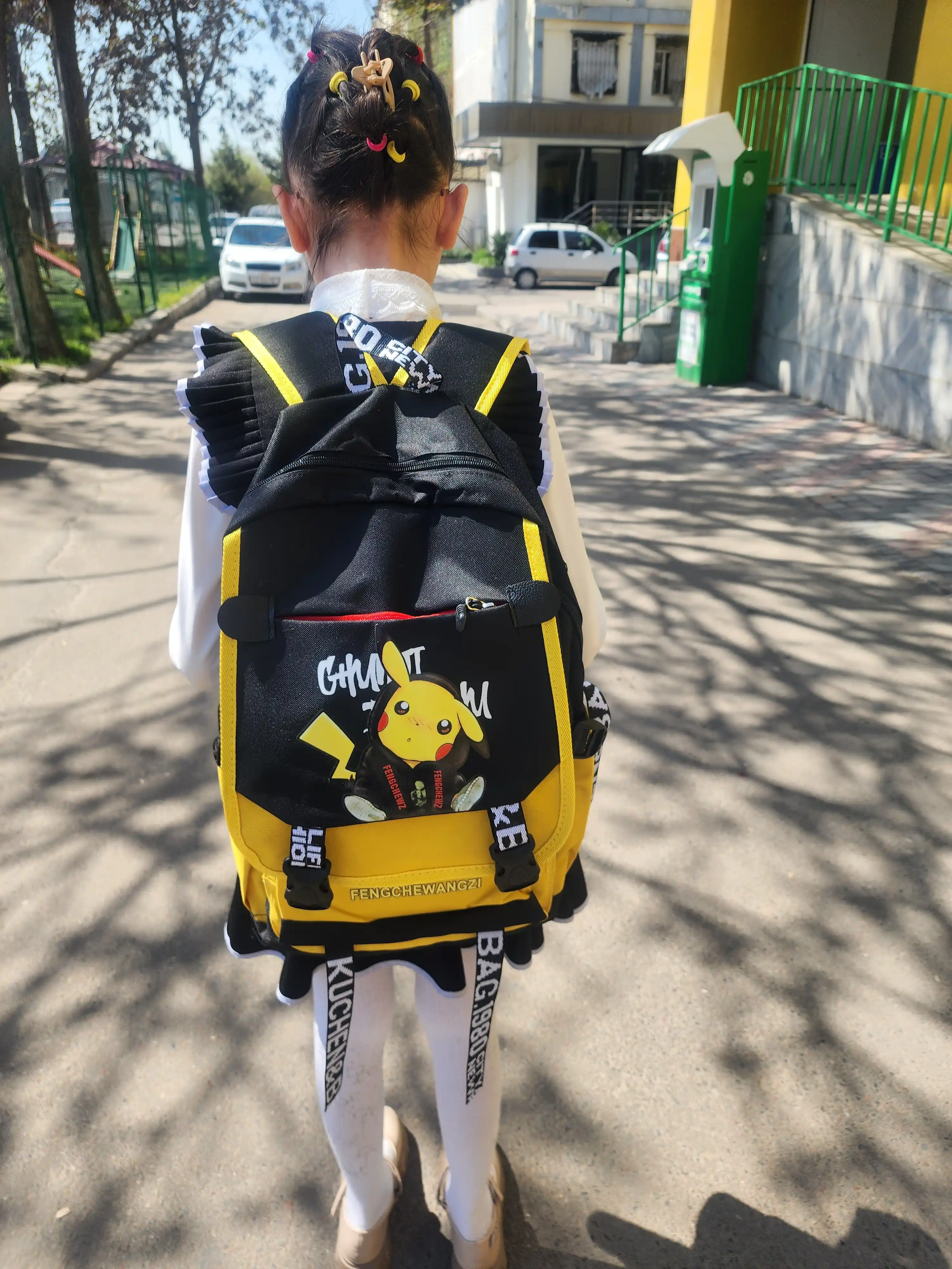 Universal, shahar, o‘qish, sayohat, kundalik, Pikachu ryukzagi