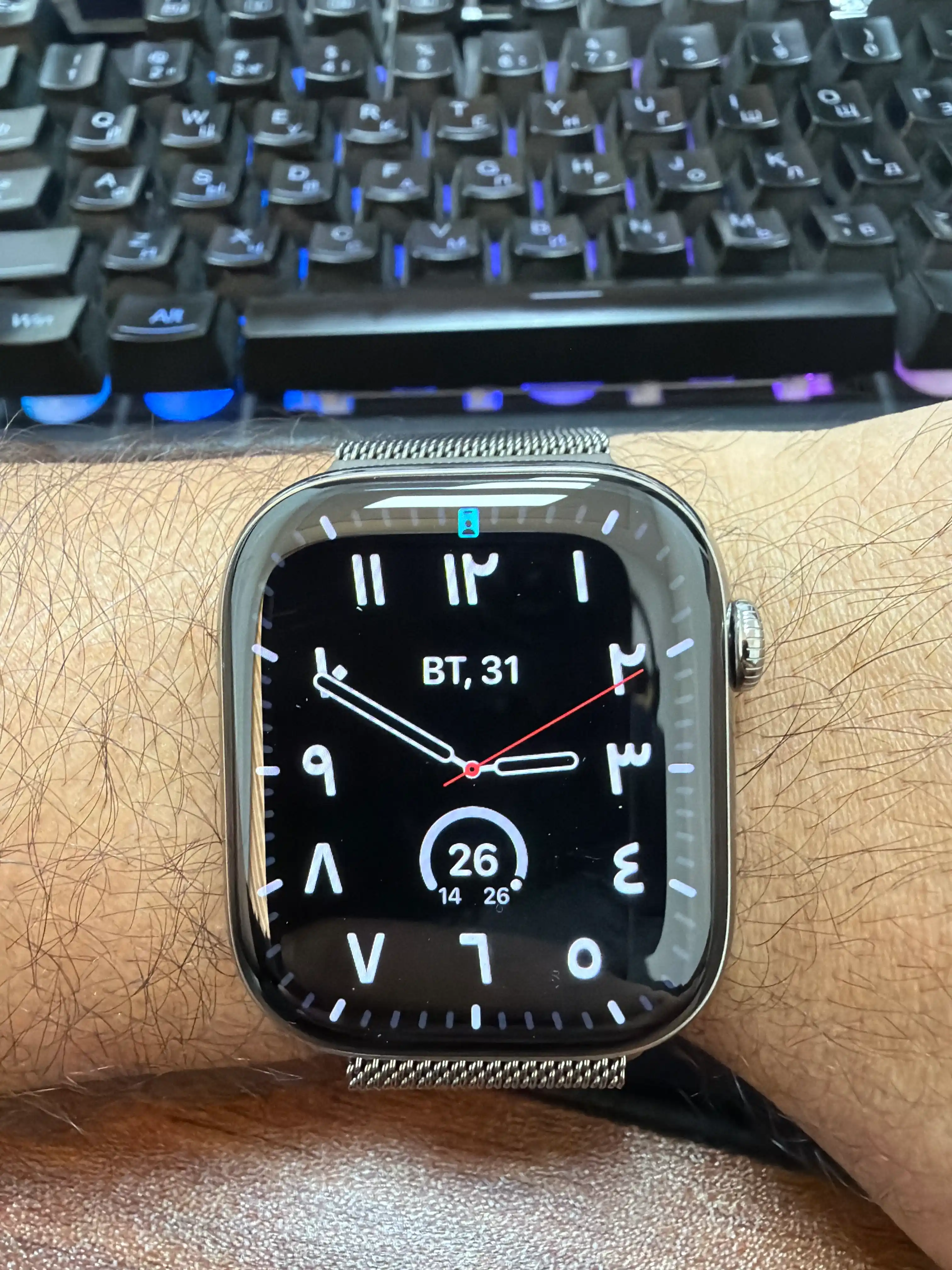 Apple Watch Series 10 – умные часы с корпусом и миланским браслетом из титана