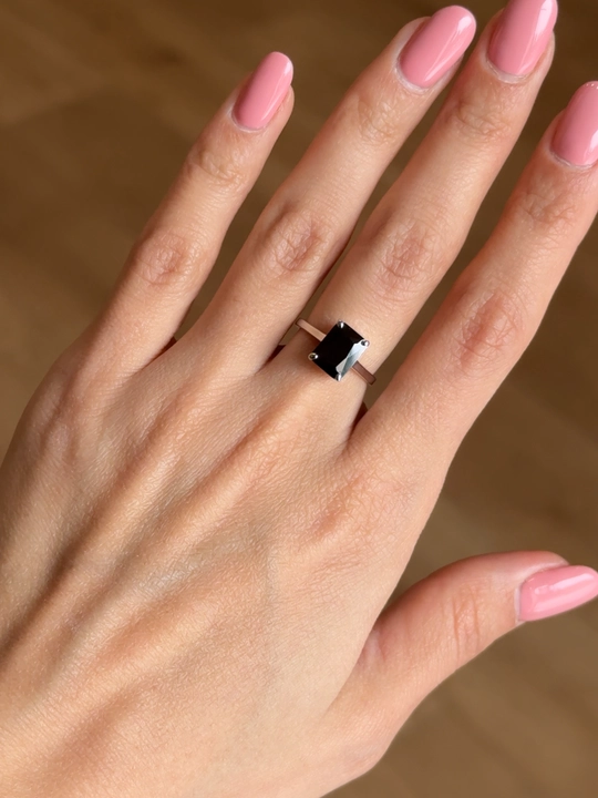 Кольцо из серебра 925 с крупным цветным камнем — женское, подарочное