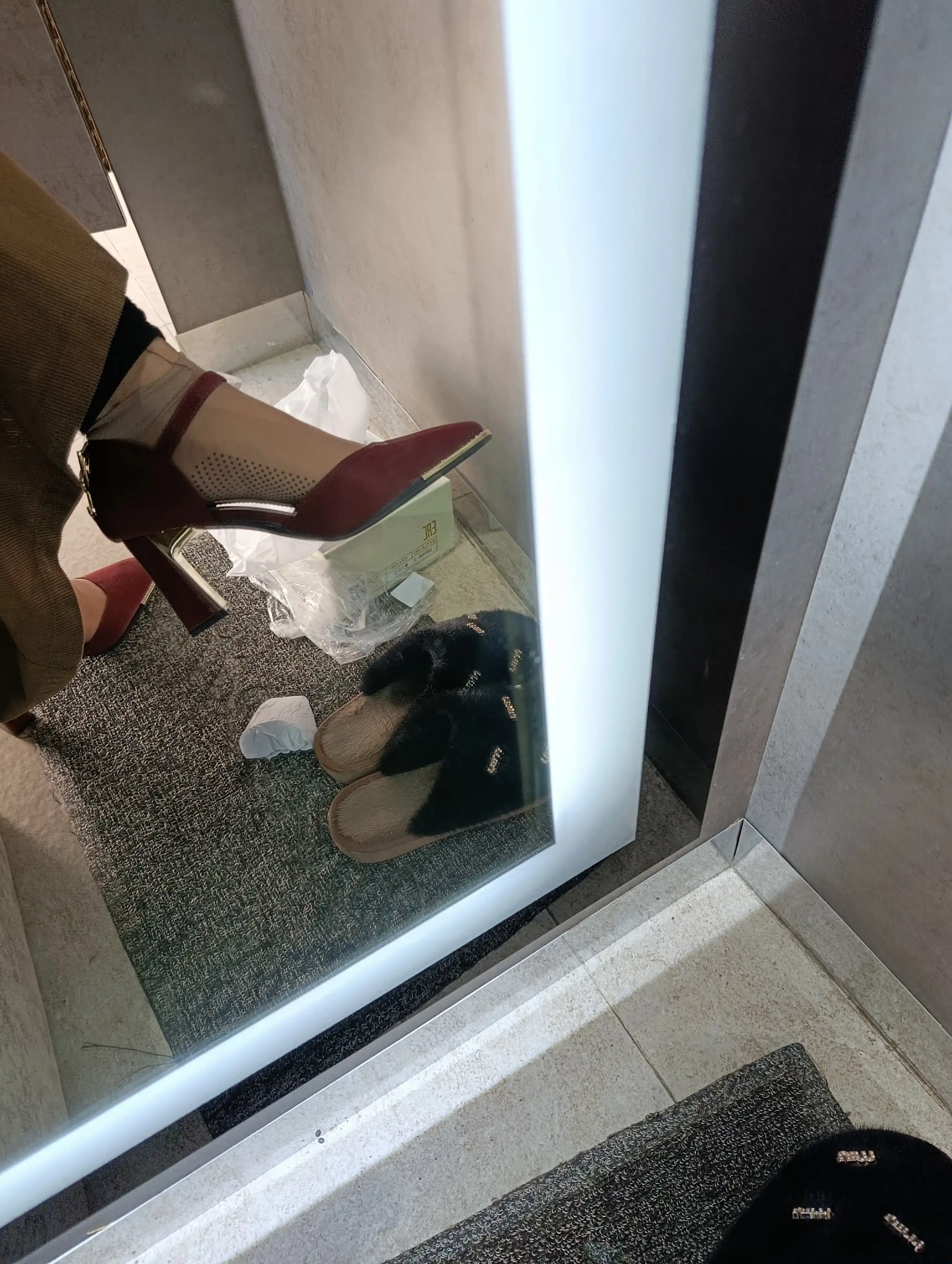 Nafis ayollar poyabzali, poshnali - ofis, bayram va kundalik kiyimlar uchun