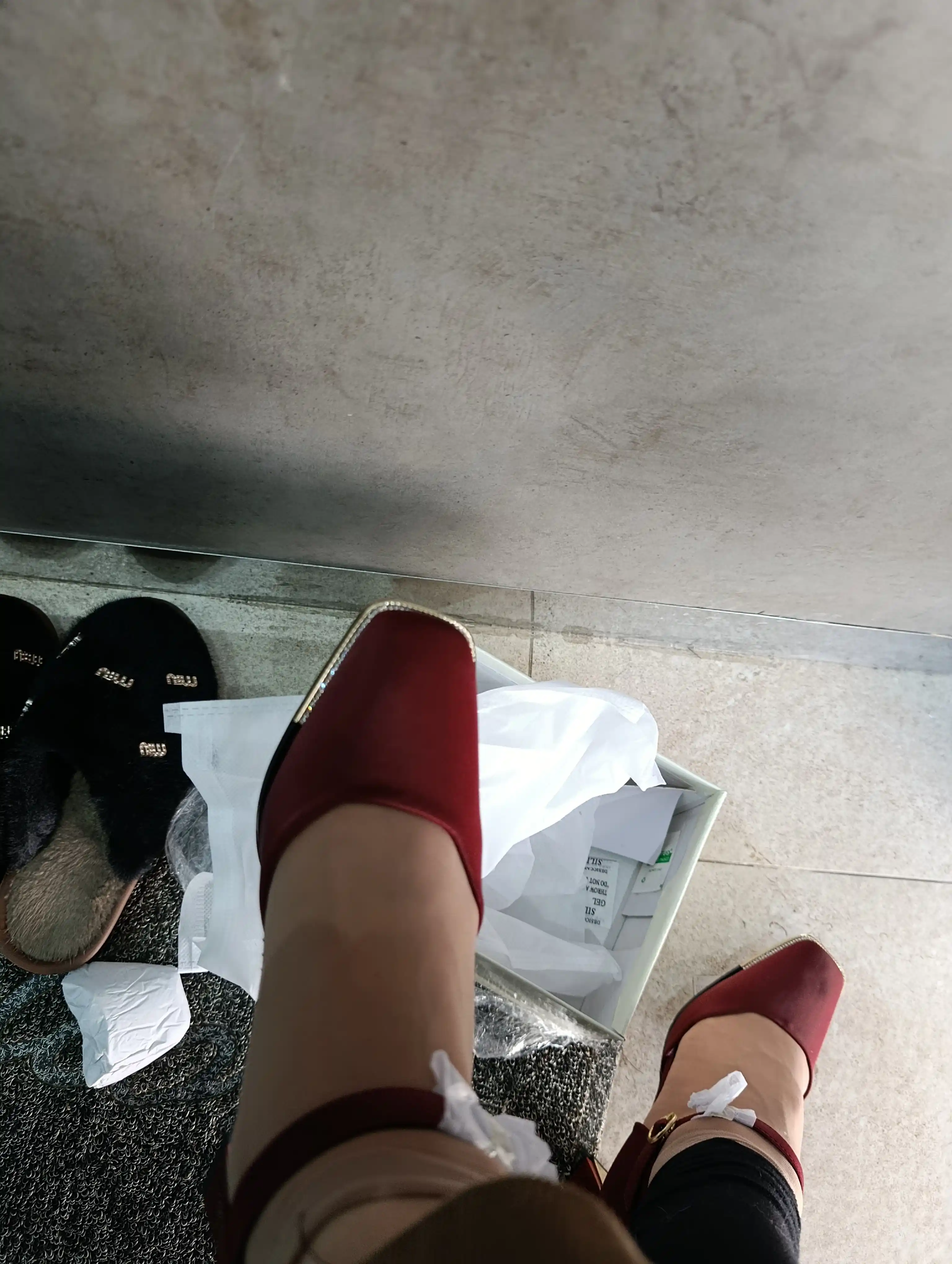 Nafis ayollar poyabzali, poshnali - ofis, bayram va kundalik kiyimlar uchun