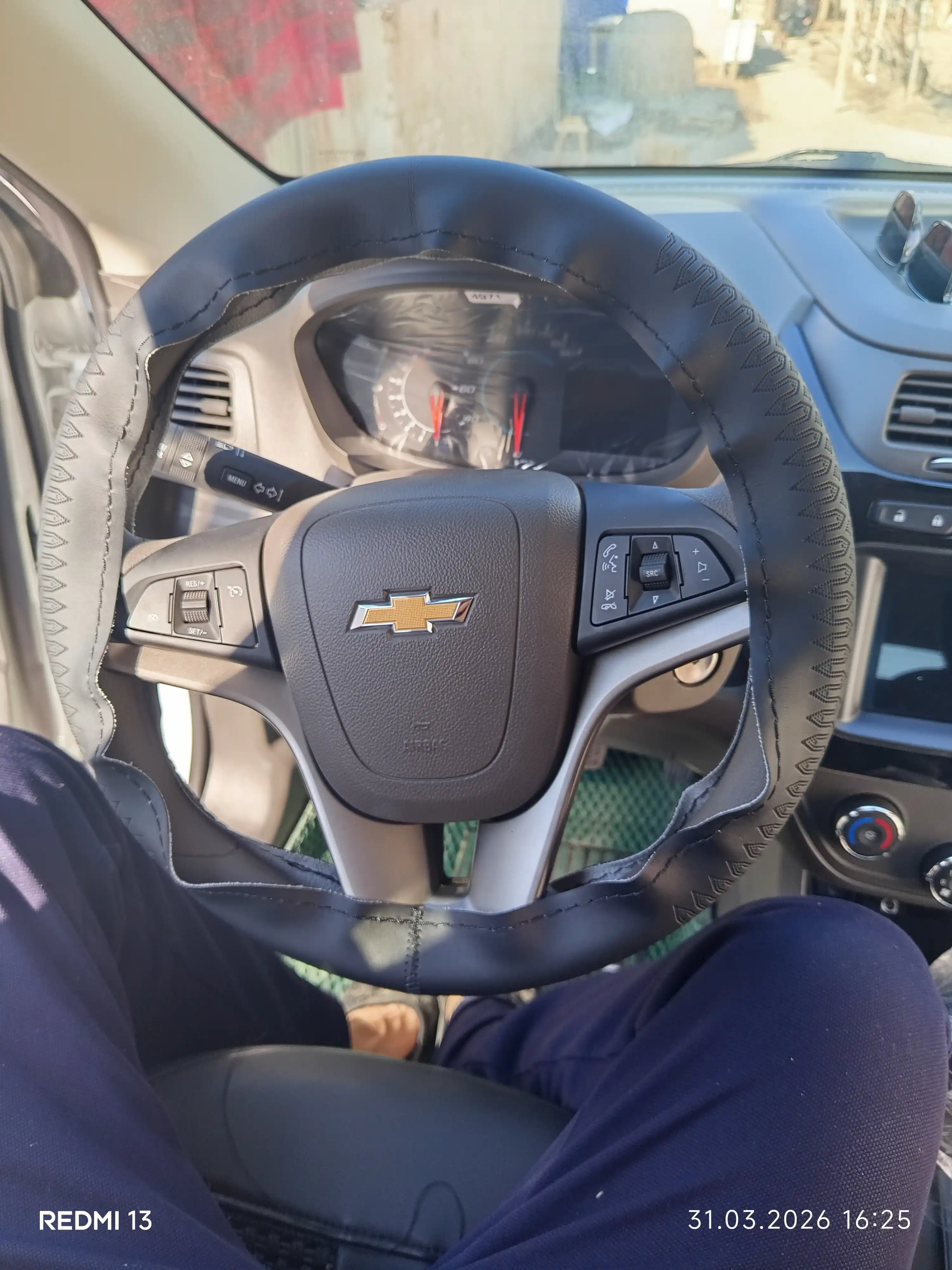 Чехол на руль Car BOSS, из дышащей, удобной и экологичной кожи