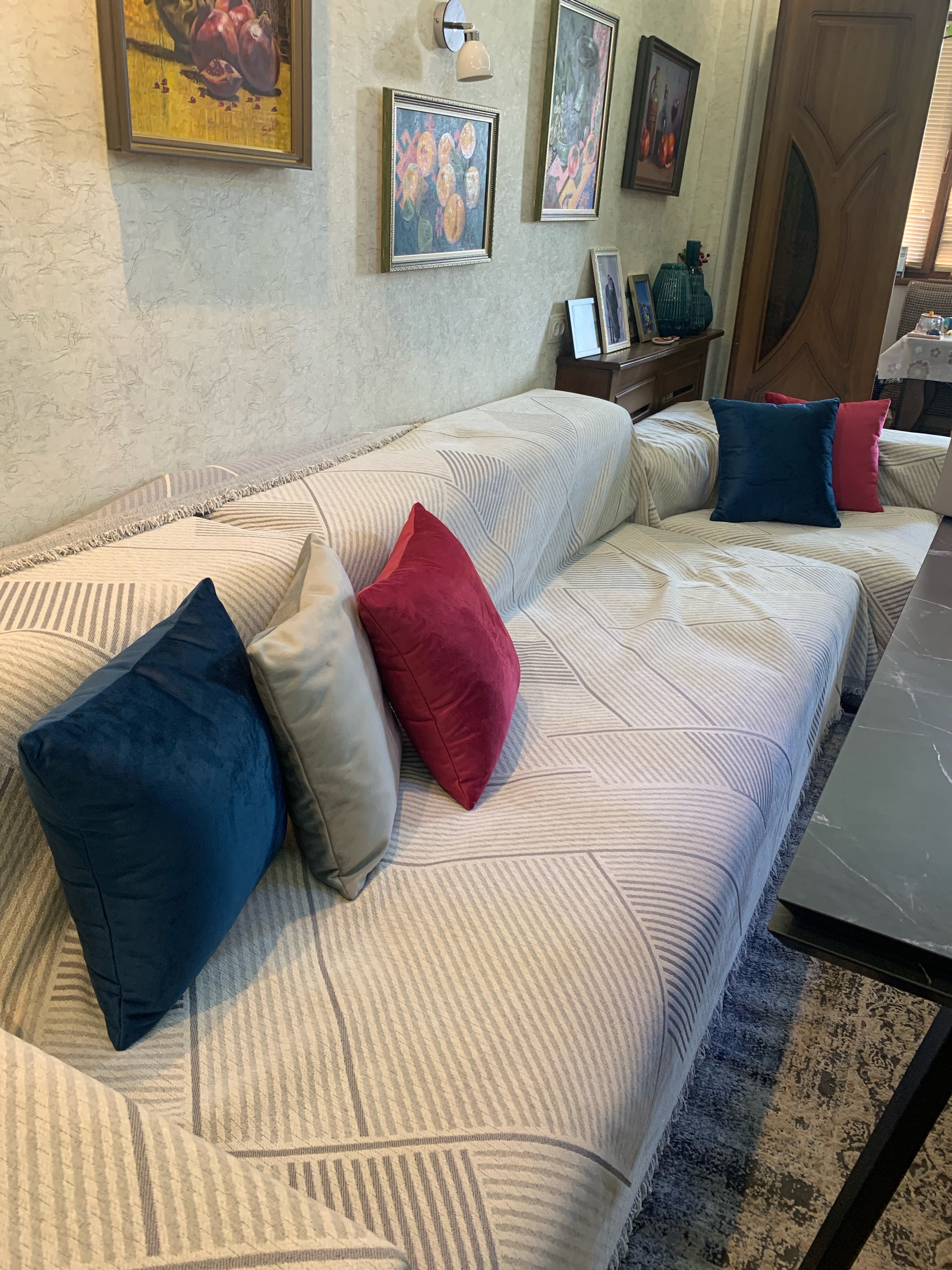 Ofis va uy uchun 45×45 sm o‘lchamdagi interyer dekorativ yostiq, velour, yashin yostiqchasi