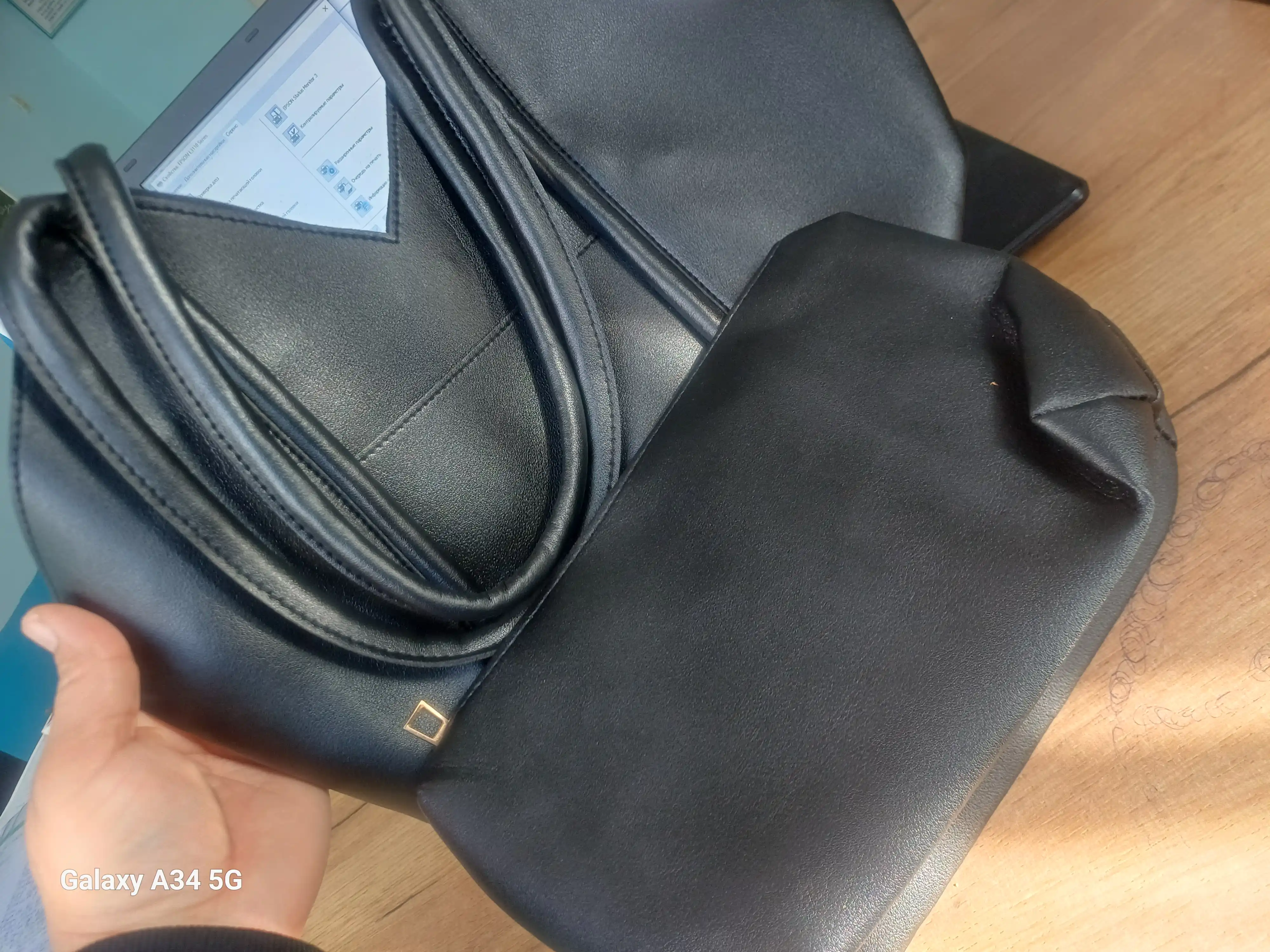 Ekoteridan yasalgan ayollar katta geometrik sumkasi, ichki organayzeri bilan