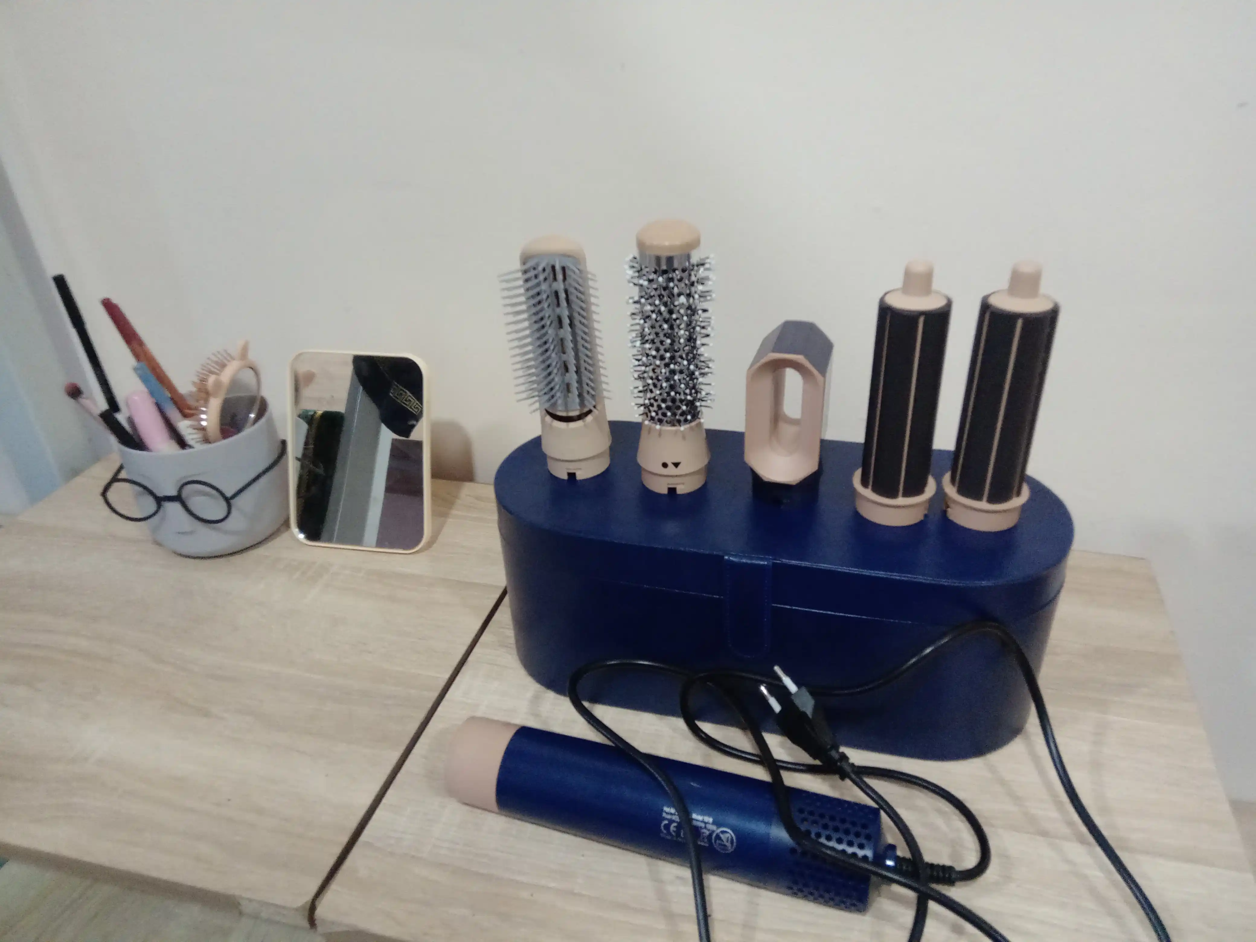 Dyson fen-stayler, 5 tasi 1 da, barcha turdagi sochlar uchun