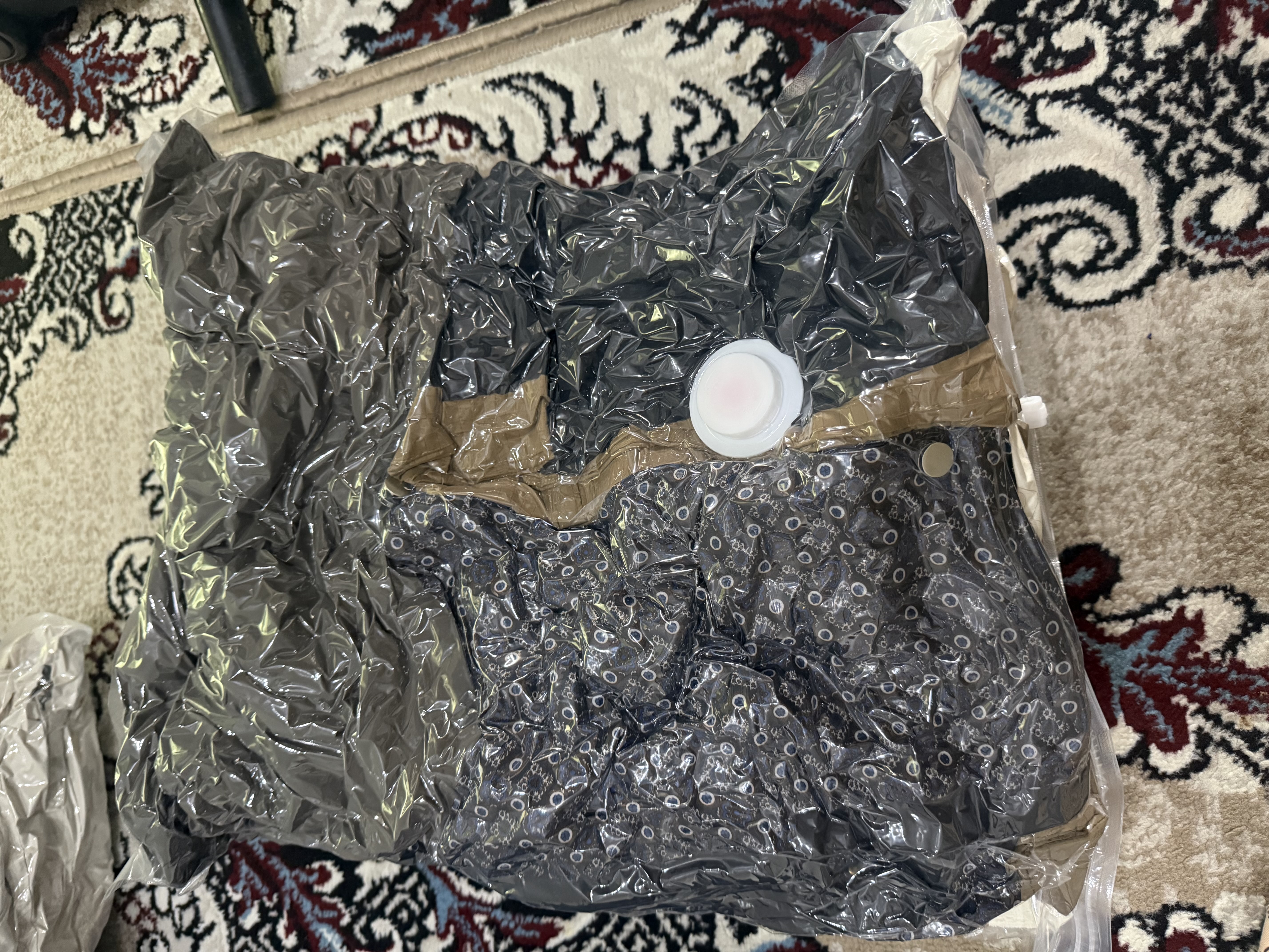 Vakuumli paket kiyim saqlash uchun, joy tejash 75%, kiyim, ko‘rpa-to‘shak, buyumlar uchun