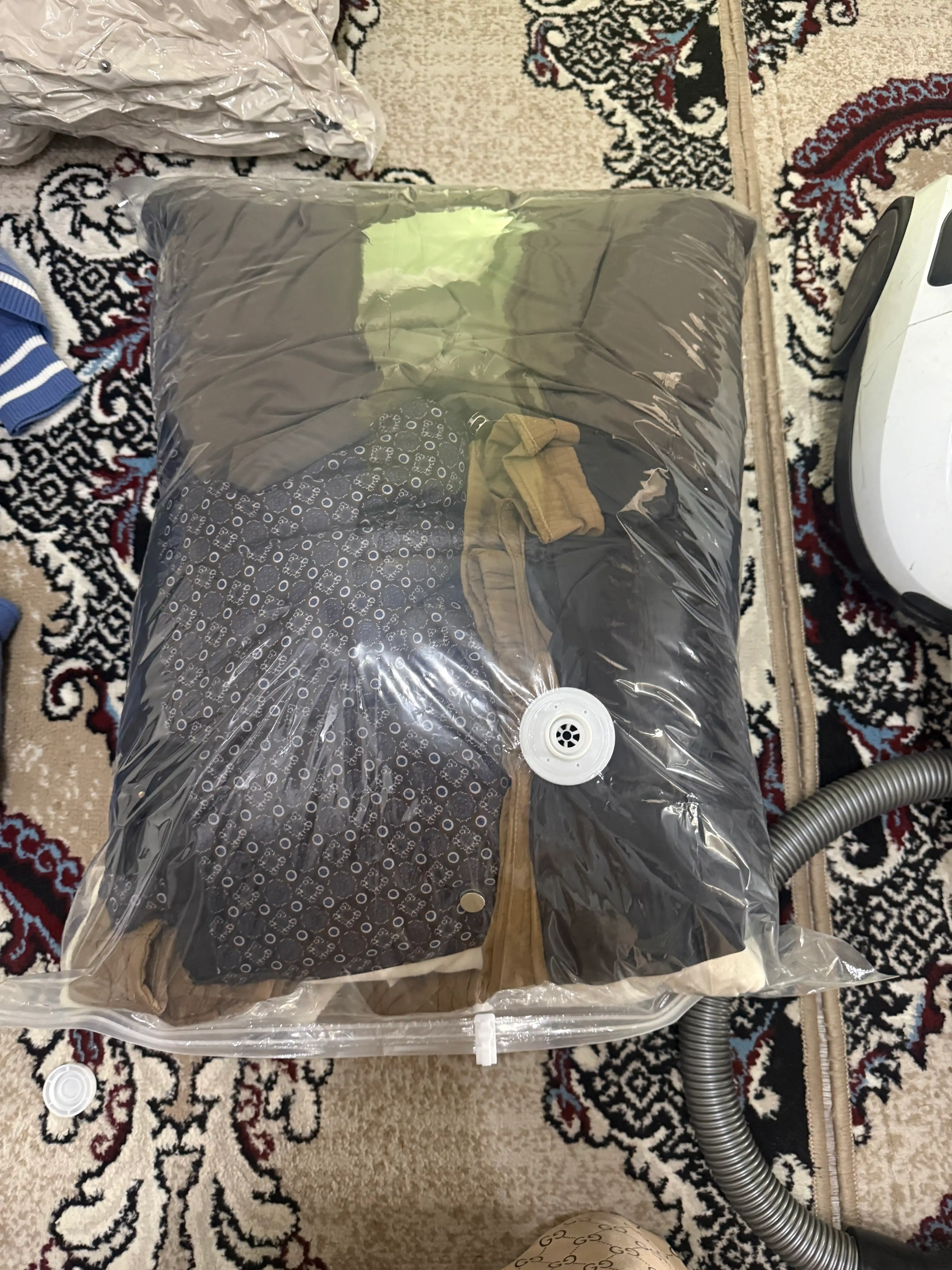 Vakuumli paket kiyim saqlash uchun, joy tejash 75%, kiyim, ko‘rpa-to‘shak, buyumlar uchun