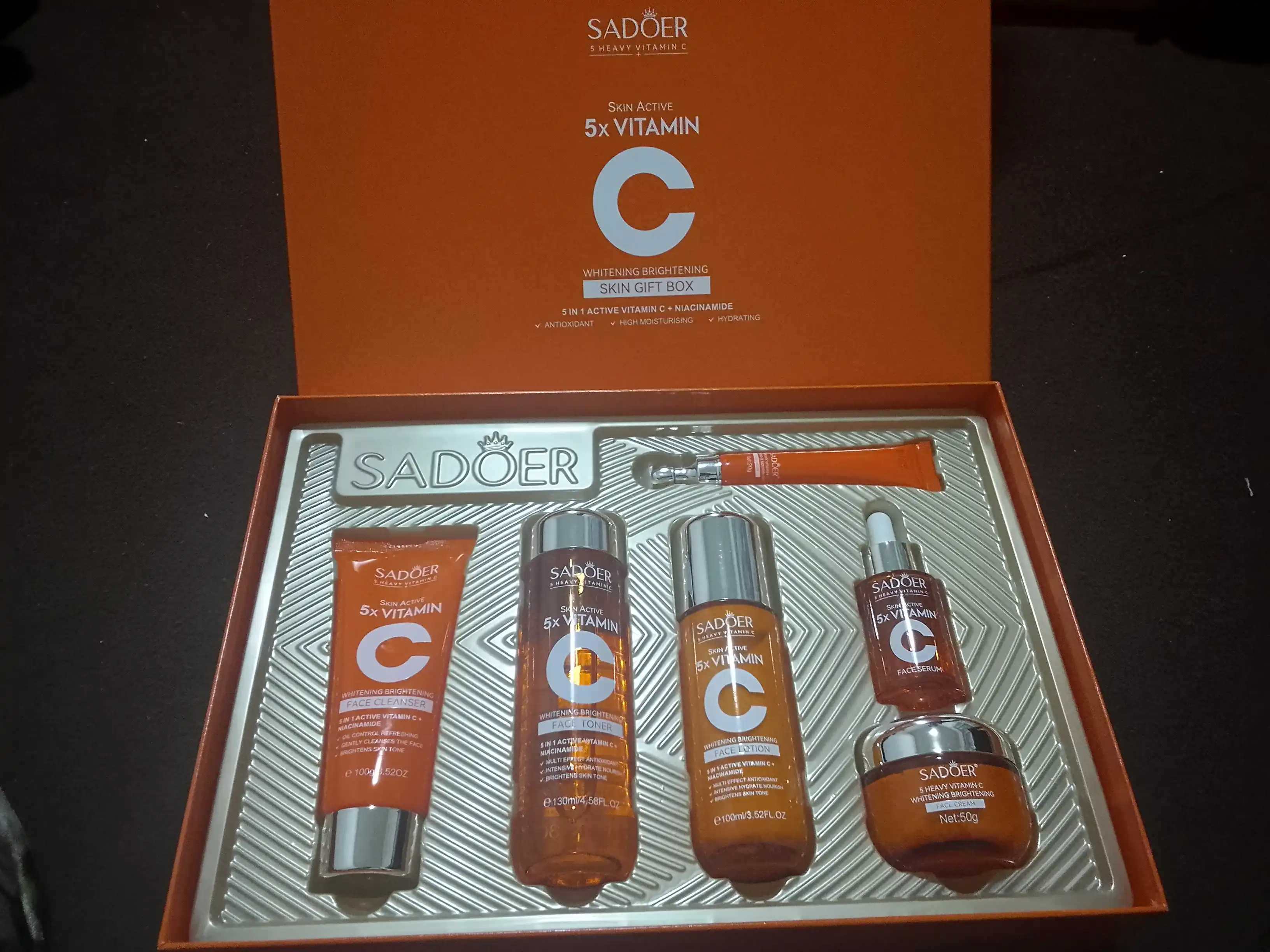 SADOER Vitamin C yuz parvarishi uchun sovg‘abop kosmetika to‘plami, 6 ta mahsulot