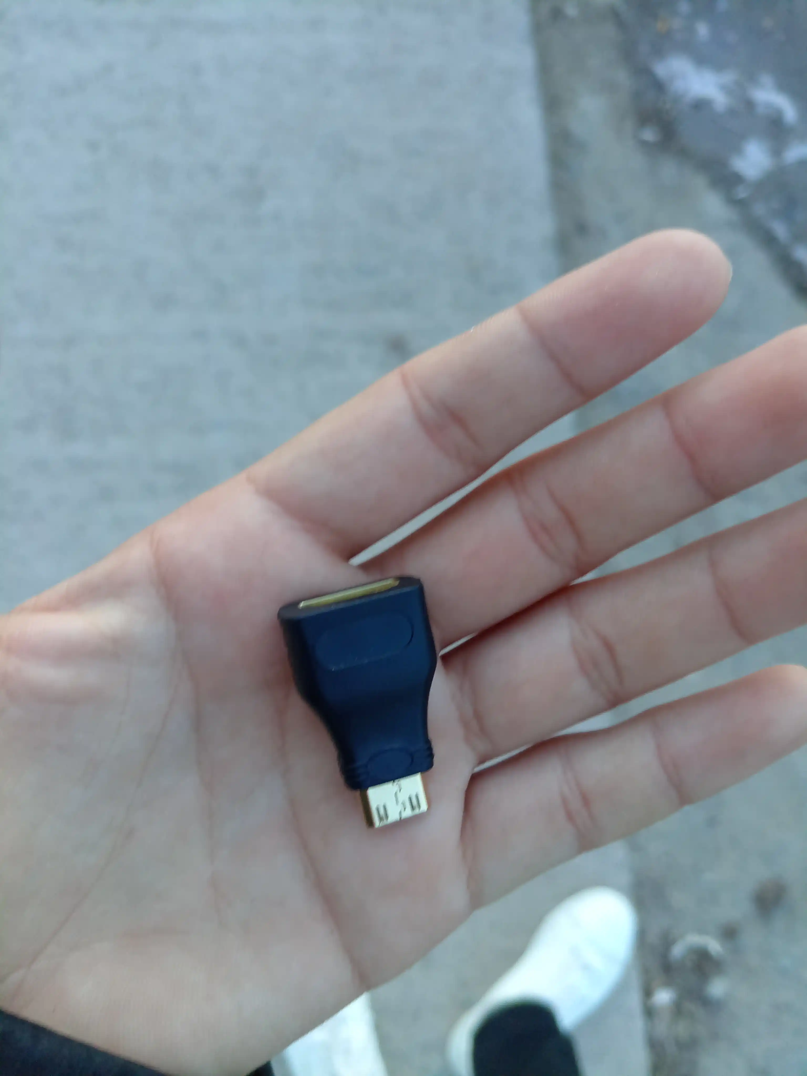 HDMI-dan mikro va mini adapterlar va ulagichlar